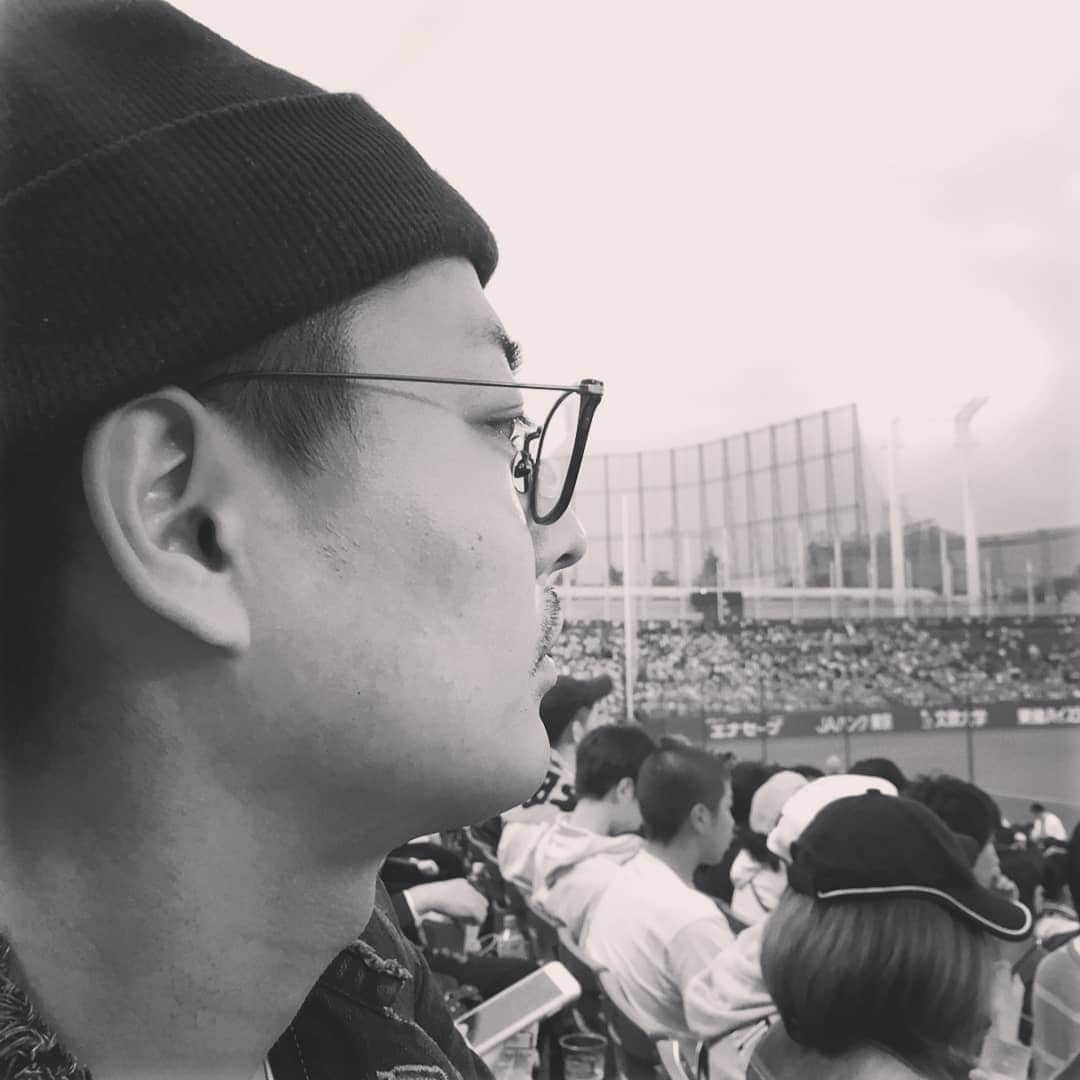 中村昌也さんのインスタグラム写真 - (中村昌也Instagram)「う～ん。。。 シーズンは長い。。。 菅野選手、次に期待します！  週刊ジャイアンツで報告や～✨ #巨人 #菅野智之 #こんな日もある #ハイボール飲みます❗」4月25日 21時14分 - masaya_nakamura_official