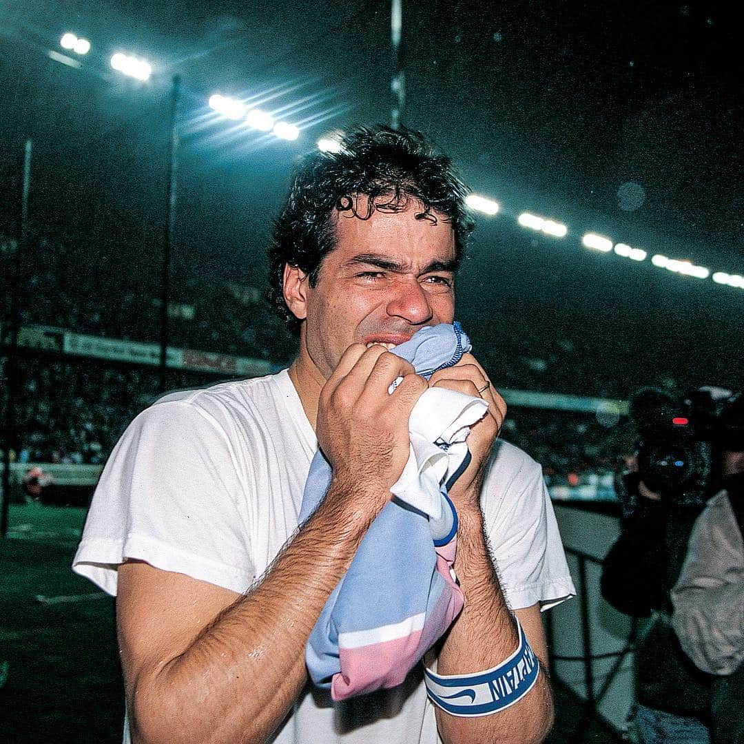 パリ・サンジェルマンFCさんのインスタグラム写真 - (パリ・サンジェルマンFCInstagram)「An emotional Rai for his last game at the Parc 🏡 21 years ago 🙌 #TBT Un Rai très ému pour son dernier match au Parc 🏡 il y a 21 ans 🙌 . #PSGlegend #ParisSaintGermain #PSG #Paris #AllezParis #ICICESTPARIS #Football #Rai」4月26日 2時42分 - psg