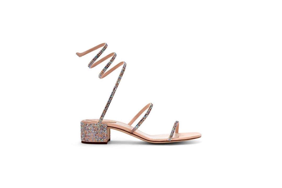 レネカオヴィラさんのインスタグラム写真 - (レネカオヴィラInstagram)「#CaovillaLOVE . The best feeling of love when being intensely hugged - #CaovillaCLEO Sandal Strass, her #Serpenti anklet symbolizes a promise, a lifetime commitment . Available in 40mm & 105mm, in #Silver , #Gold & #Blush - Swipe to view more, Int’l complimentary shipping with T&D inclusive #ReneCaovilla #Love . . . . . . #WeddingBells #WeddingShoes #BridalShoes #LoveQuotes #Wedding」4月25日 21時38分 - renecaovilla