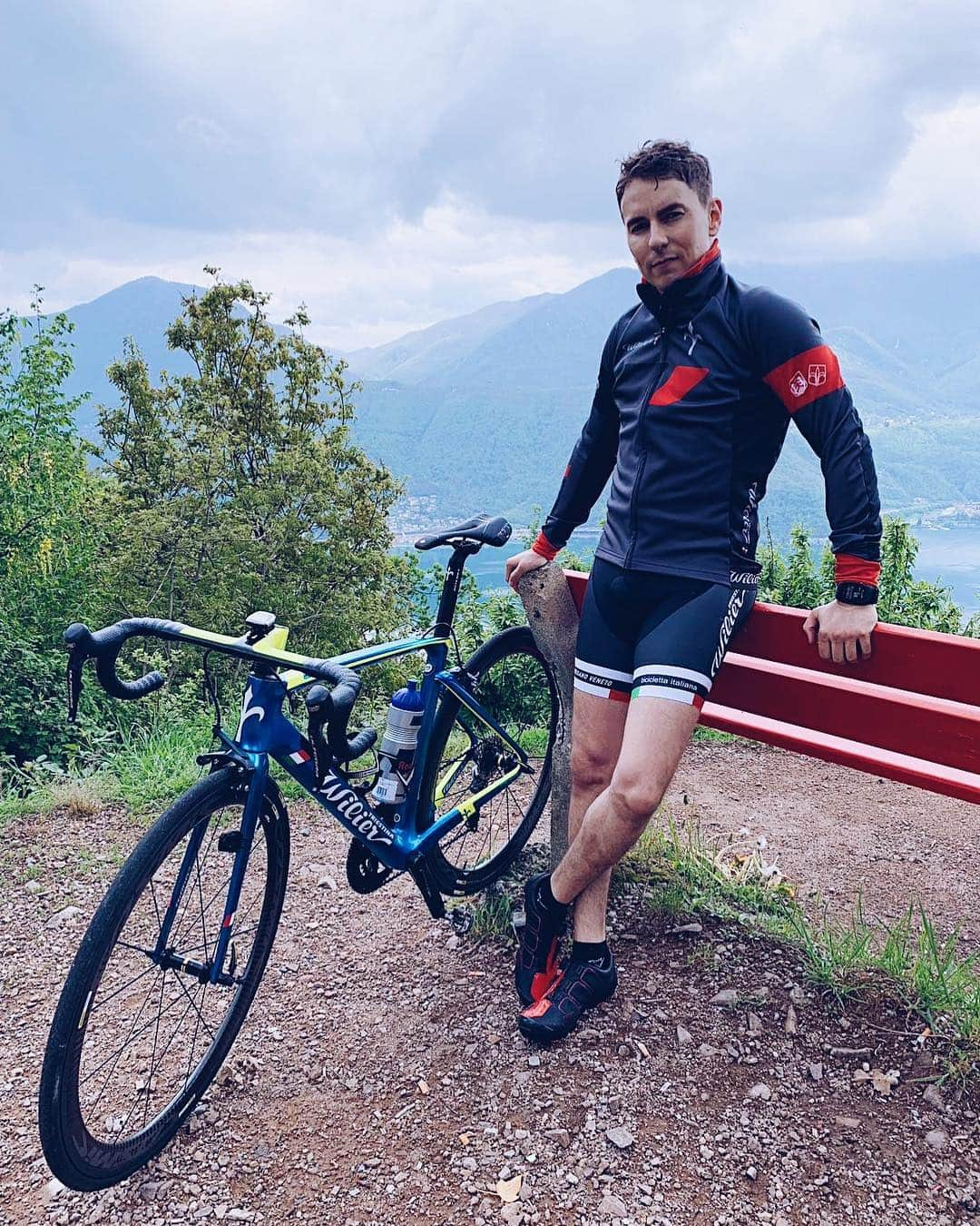 ホルヘ・ロレンソさんのインスタグラム写真 - (ホルヘ・ロレンソInstagram)「🚴🏻‍♂️ #lovemywilier」4月25日 21時52分 - jorgelorenzo99