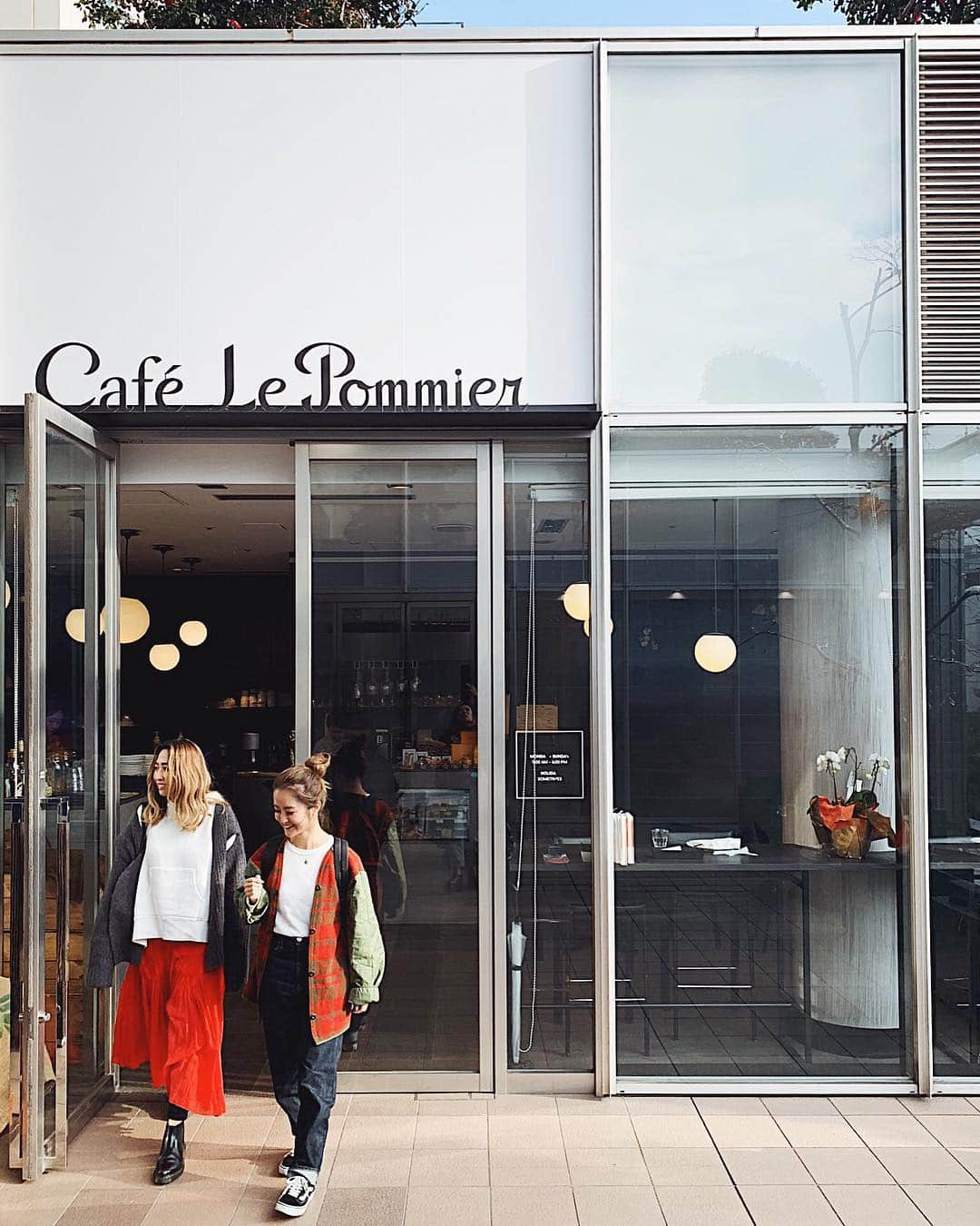 C A F E L O V E Rさんのインスタグラム写真 - (C A F E L O V E RInstagram)「Cafe Le Pommier//表参道 ㅤㅤ 表参道、明治神宮前駅から徒歩約５分 「美と健康、美味しさ」を追求したカフェ 表参道の便利な場所にありながら 落ち着いてランチやお茶の出来るお店 ㅤ cafe☕️ #cafelepommier #カフェルポミエ place📍#omotesando#表参道 ㅤ 撮影する際は、他のお客様、カフェにご迷惑がかからないようご配慮をお願いします。 素敵なcafe timeを♡」4月25日 21時54分 - _cafelover_