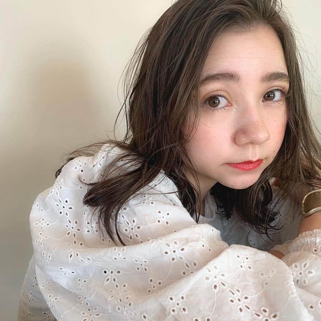 M a r i n aさんのインスタグラム写真 - (M a r i n aInstagram)「* * キラキラ アイシャドウ . 🍃☀️ .」4月25日 21時54分 - marina_marie_l