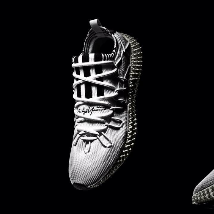 ワイスリーのインスタグラム：「Y-3 RUNNER 4D II. Featuring bone white ADIDAS 4D midsole.​ Available May 2nd. ​--- ​#adidas #Y3 #YohjiYamamoto #adidas4D​ Discover more on Y-3.com」