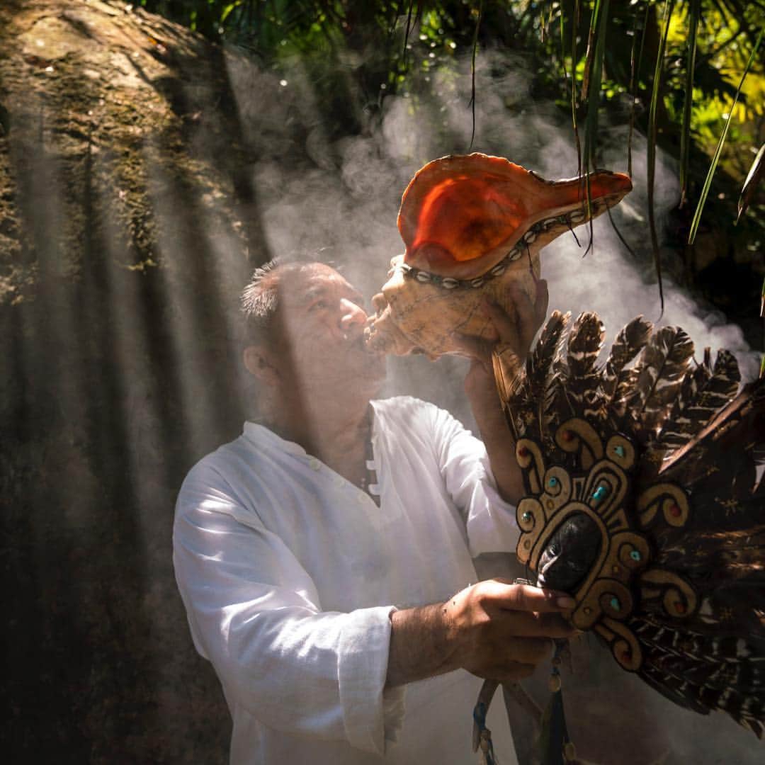 ルフトハンザさんのインスタグラム写真 - (ルフトハンザInstagram)「To renew energy and health – experience a Mayan cleansing ritual performed by a real shaman. #Lufthansa #Yucatán #EnrichingLife」4月25日 22時03分 - lufthansa