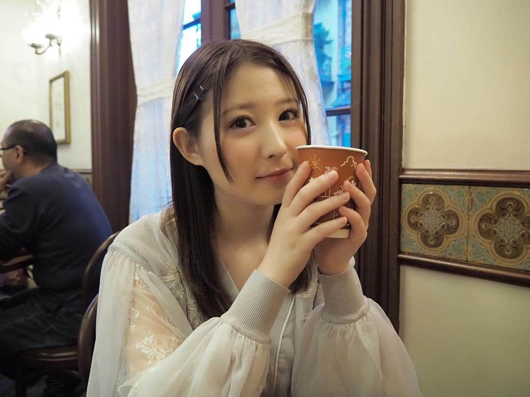飛鳥りんのインスタグラム：「☕️」