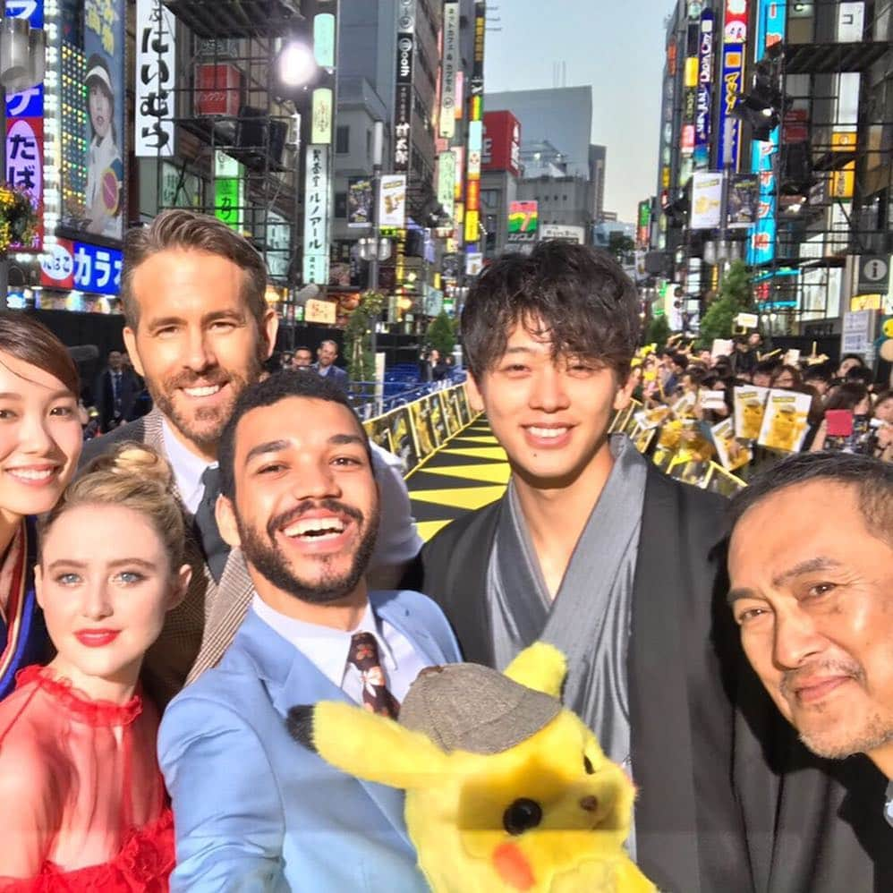 ライアン・レイノルズさんのインスタグラム写真 - (ライアン・レイノルズInstagram)「Ryme City lives! Thank you Tokyo for the incredible welcome. #DetectivePikachu is Pure Imagination. You’ll believe. 🇯🇵🇯🇵🇯🇵」4月25日 22時29分 - vancityreynolds