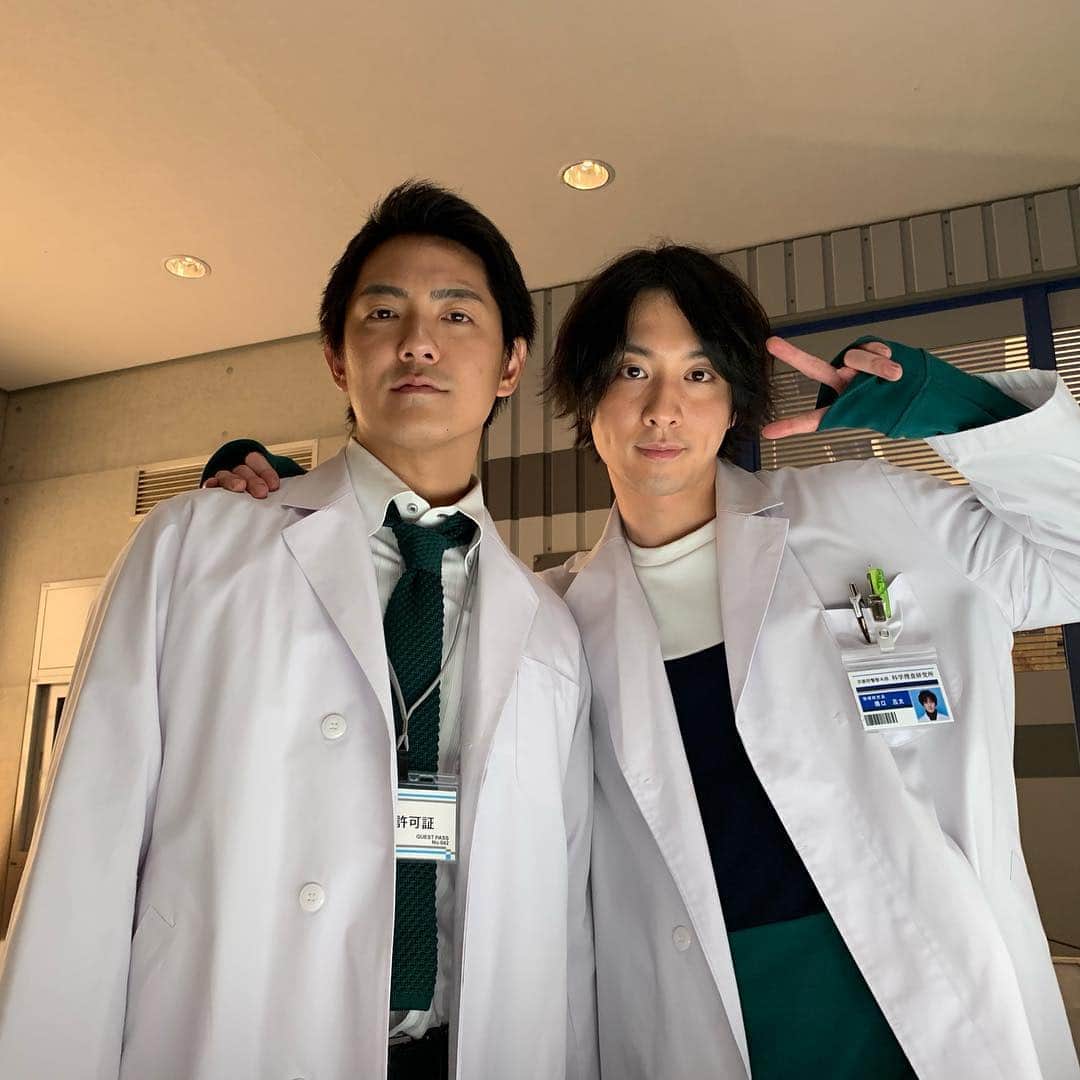 長田成哉のインスタグラム：「改めてお知らせです。 令和元年、一発目の仕事がこれで本当に最高です。 5/2木曜夜8時〜科捜研の女 第3話 是非ご覧ください。 #科捜研の女」