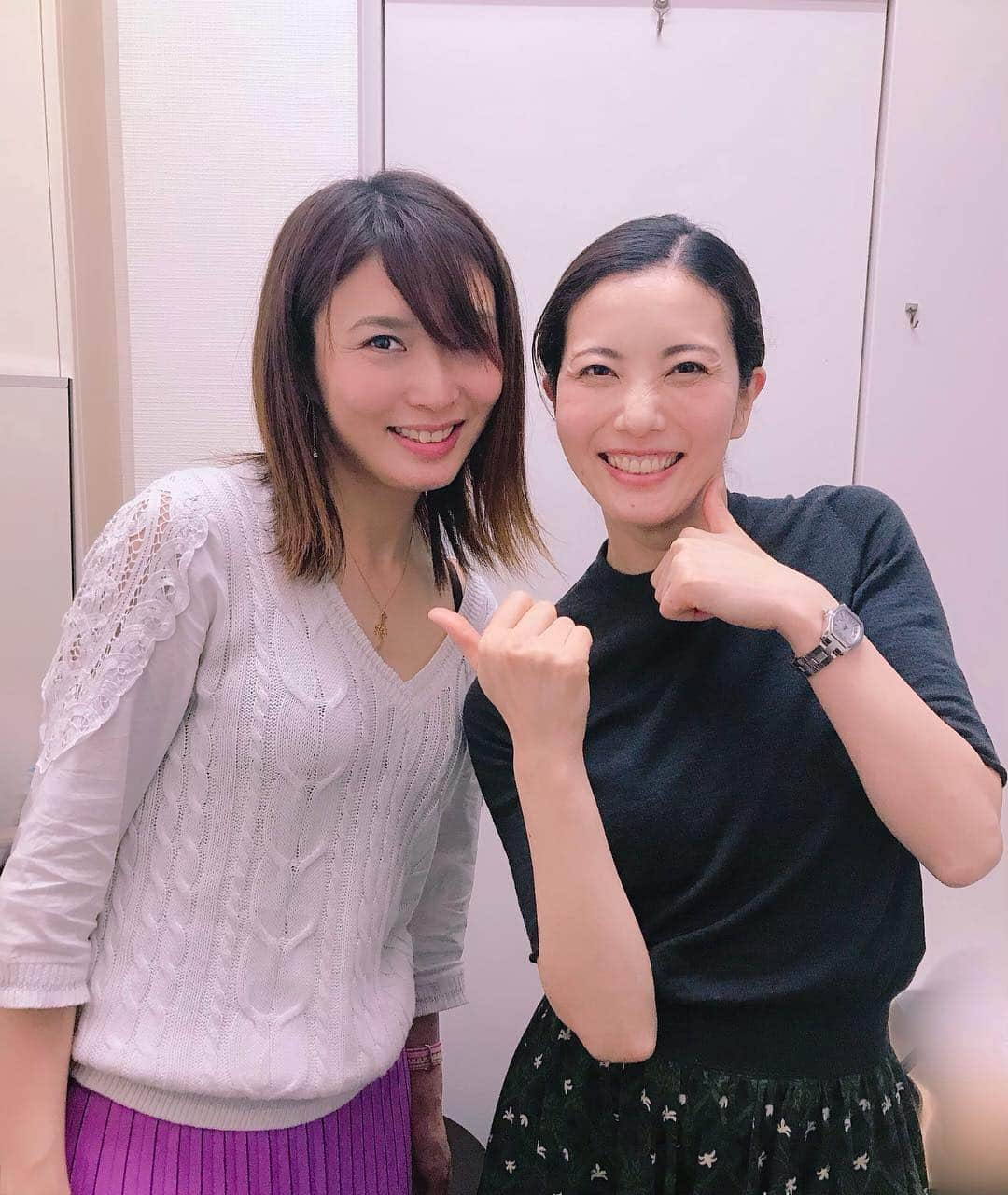 蓮城まことさんのインスタグラム写真 - (蓮城まことInstagram)「‪🎙 今日は壮さんのラジオ‬ ‪『気分SO快！』の公開収録でした！ ‪当選されてお越しくださった皆様‬ ‪お付き合い頂きありがとうございました☺️‬ ‪めちゃくちゃ楽しかったです😆‬ ‪壮さんとはいくらでも話せちゃう💕‬ 本当に大好きなお姉ちゃんです😍 ‪初回放送は5/6の20時からです！‬ ‪ぜひお聴きくださいね😊‬ ‪#壮一帆 さん‬ ‪#気分SO快‬ ‪#ラジオ‬ #ゲスト出演 #蓮城まこと ‪#楽しすぎた‬」4月25日 22時40分 - makotorenjo_king_official