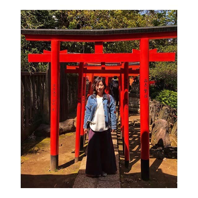 大村彩子さんのインスタグラム写真 - (大村彩子Instagram)「「お邪魔します🙇‍♀️」 #japan#鳥居」4月25日 22時45分 - ayako_omura