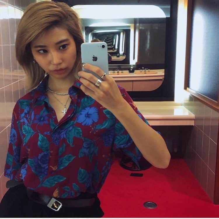 YUAのインスタグラム：「🌺🥶🌺」