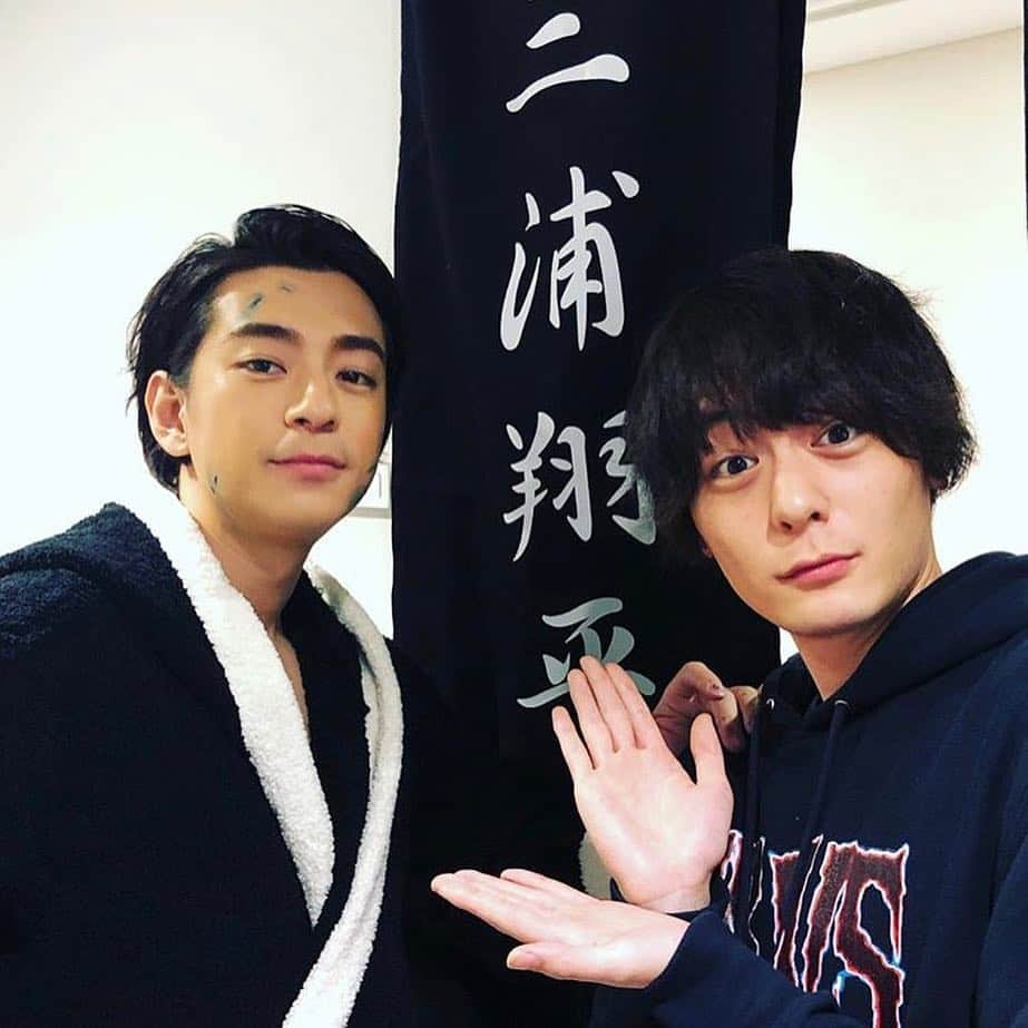 三浦翔平さん大好きのインスタグラム：「😍 こんな感じ🤤💗 本当、いつみても…かっこいいですよね。 今日も素晴らしい目の保養をありがとうございます🙇‍♀️💕 #三浦翔平#犬飼貴丈#バーニングプロダクション#ピカソとアインシュタイン#星降る夜の奇跡#ピカソとアインシュタイン星降る夜の奇跡#岡本健一#川平慈英#村井良大#水上京香#吉見一豊#間宮啓行#香寿たつき#松澤一之」