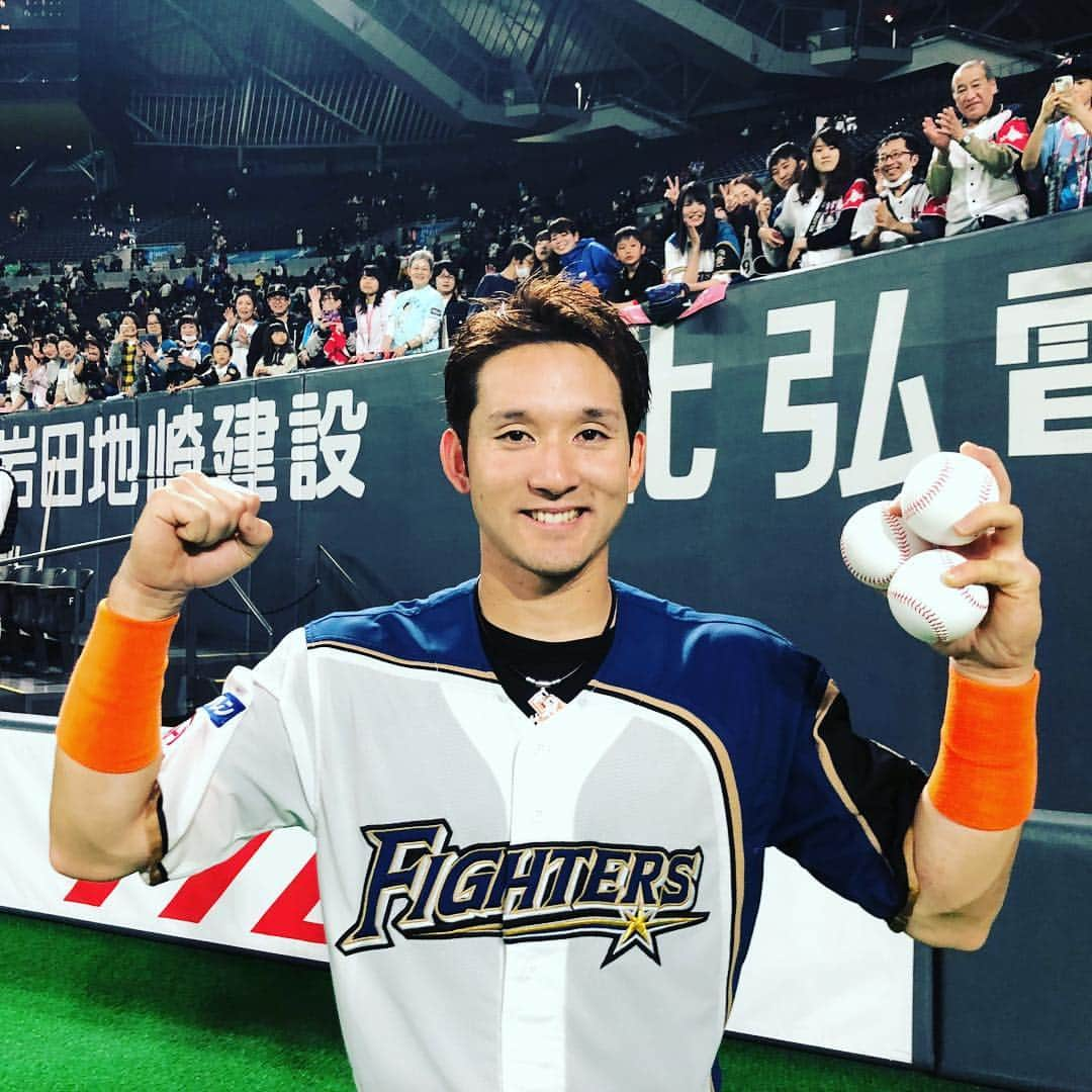 北海道日本ハムファイターズさんのインスタグラム写真 - (北海道日本ハムファイターズInstagram)「お祭り男👍⚾️🎉 #lovefighters #飛び出せ新時代 #杉谷拳士 #サヨナラタイムリー #最高の気分 #お祭り男 #帝京魂 ✨土曜日からはWE LOVE HOKKAIDO✨」4月25日 22時51分 - fighters_official