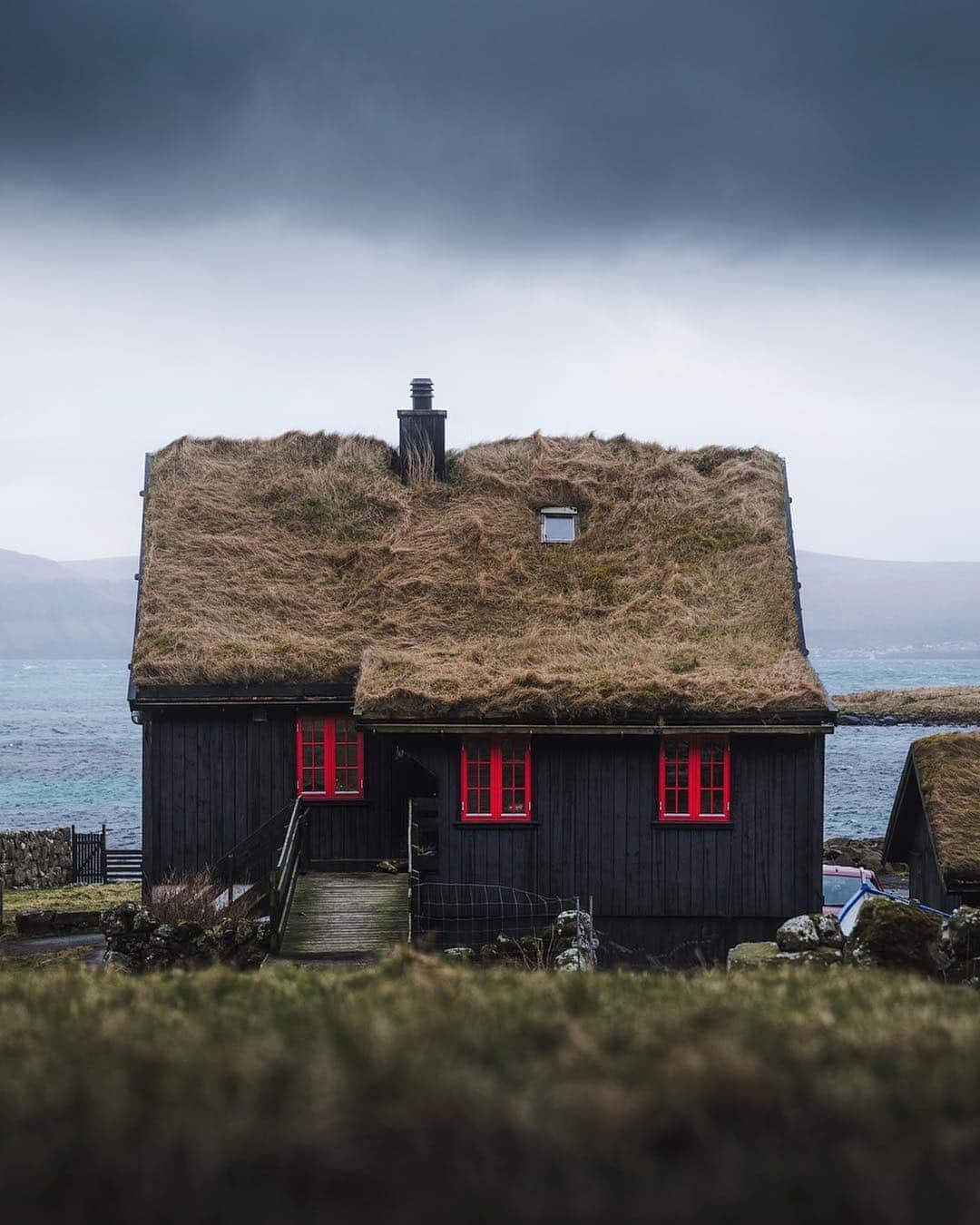 Canon Photographyさんのインスタグラム写真 - (Canon PhotographyInstagram)「@jameslloydcole shows you some of the cutest & cosiest homes in the #FaroeIslands 5D Mark IV 16-35mm 2.8 iii & 24-70mm 2.8 iii」4月25日 23時04分 - cpcollectives