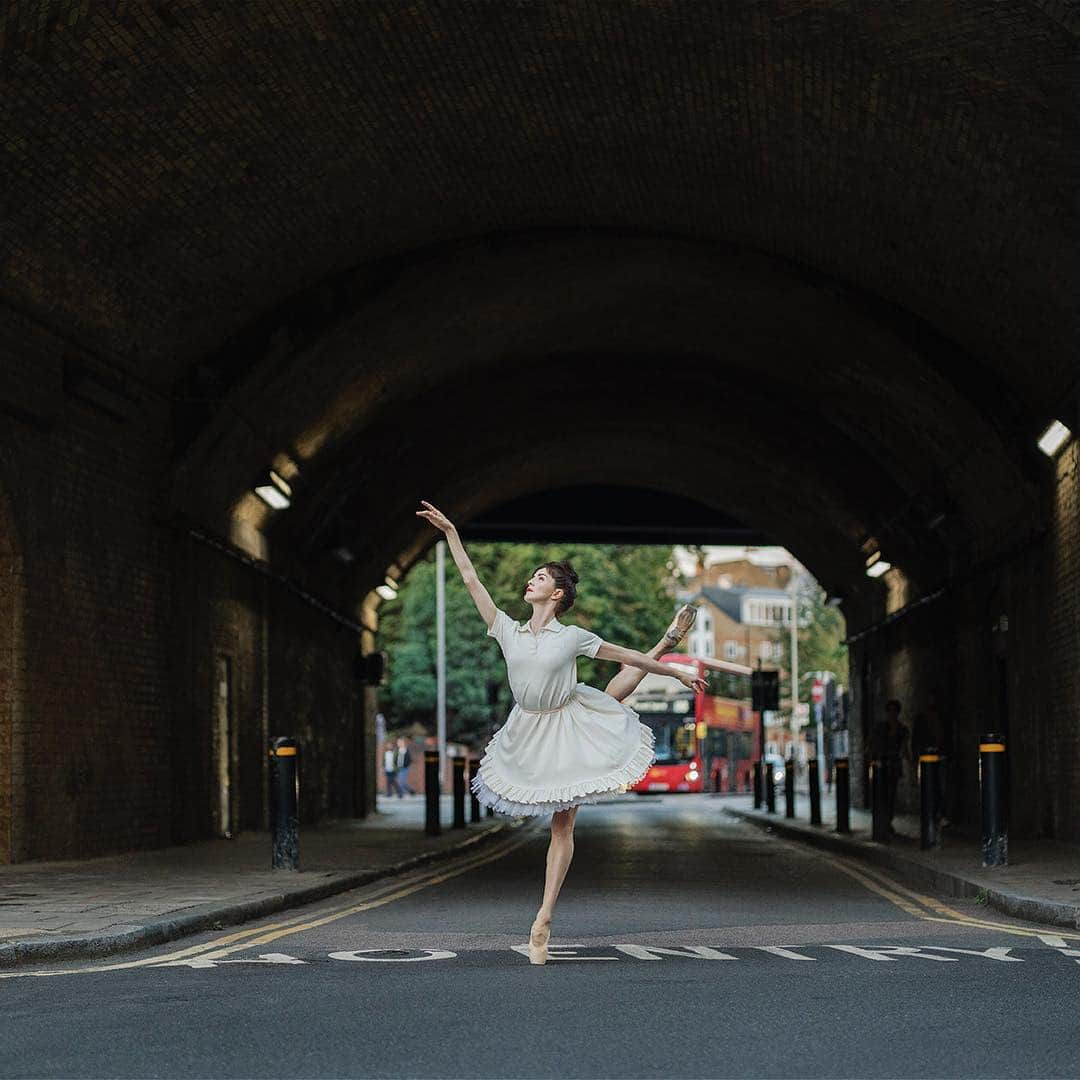 ballerina projectさんのインスタグラム写真 - (ballerina projectInstagram)「Olivia Cowley in Bermondsey London. #ballerina - @olivia.cowley #bermondsey #london #londonbus #ballerinaproject #ballerinaproject_ #ballet #dance #oliviacowley  With the upcoming conclusion of the Ballerina Project limited edition prints will be only available for purchase until the beginning of June 2019. Link is in our Instagram profile to purchase one today.  The Ballerina Project book is now available for pre-order. Go to @ballerinaprojectbook for pre-order link and info. #ballerinaprojectbook」4月25日 23時18分 - ballerinaproject_