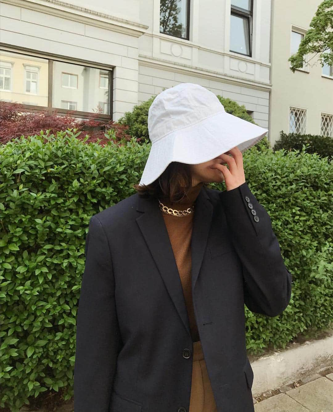 ウィークデイさんのインスタグラム写真 - (ウィークデイInstagram)「#repost @tubavalon in Eclectic bucket hat. #inweekday」4月25日 23時13分 - weekdayofficial