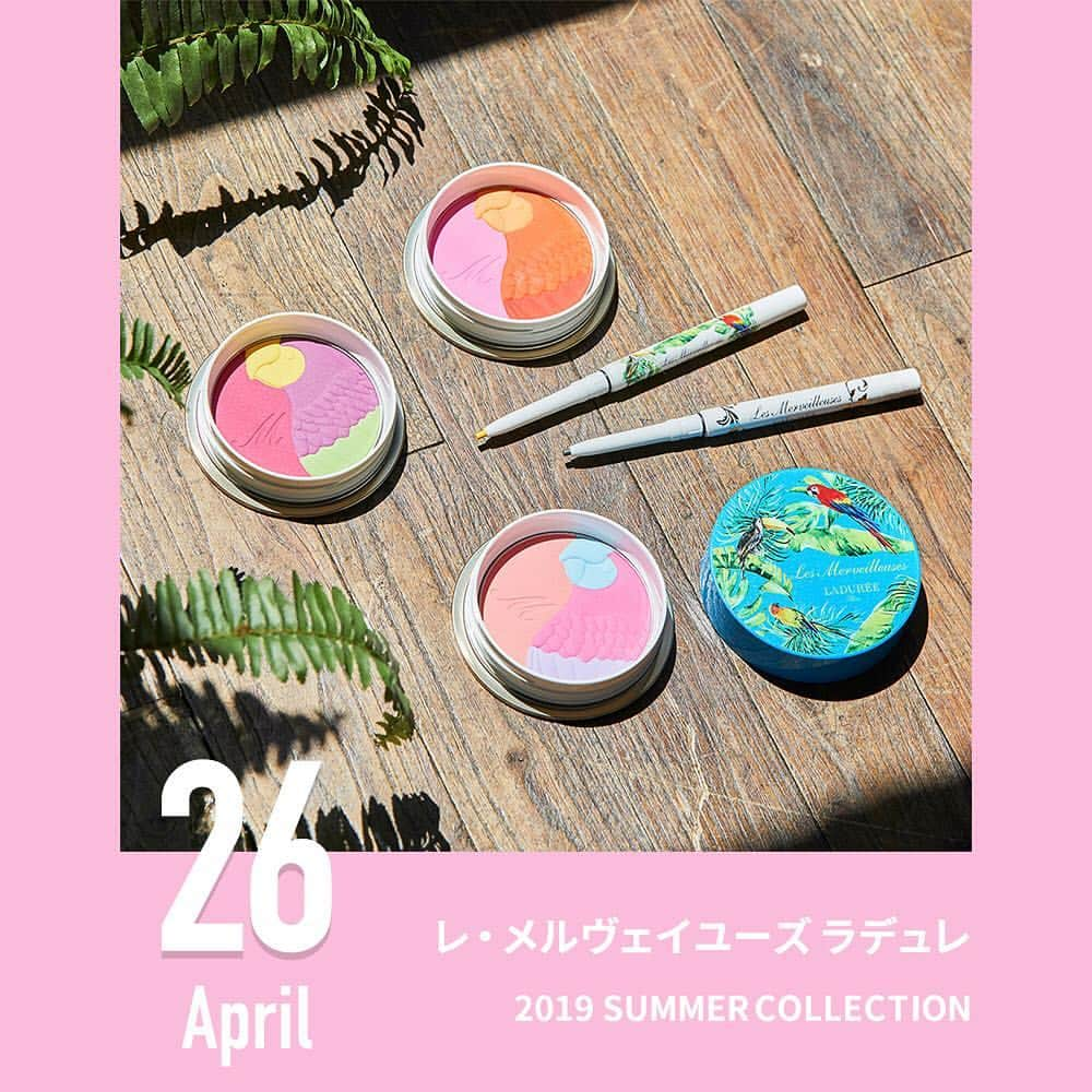 Lulucosさんのインスタグラム写真 - (LulucosInstagram)「4月26日発売のコスメは… ﻿ ____﻿ レ・メルヴェイユーズ ラデュレ ﻿ 2019 SUMMER COLLECTION ﻿ ミックスド チークカラー　限定3種　各４,800円（税抜） ﻿ アクセント アイライナー　全5色（限定2色）　各2,500円（税抜） ﻿ ____﻿ ﻿ Editor's comment ﻿ 「トロピカルな雰囲気が可愛すぎます…♡一式揃えたくなっちゃいますね。完売必至な予感です…！！」﻿ ﻿ ＜ココがPoint☝️＞ ﻿ 使うだけで、南国きた気分になれそうなデザイン。サンプロテクションで夏の日差しからお肌を守りつつ、チークとアイラインで夏っぽいカラーメイクを楽しんで夏を満喫しよう🌺 ﻿ ﻿ ミックスド チークカラー﻿ カラーは、オレンジ系（101 Amoureux）・プラム系（102 Audacieux）・ピンク系（103 Majestueux）の3種。ミックスカラーのノンパールで血色感を与えてくれる。どれを使っても夏らしいカラー。 ﻿ ﻿ アクセント アイライナー﻿ 限定色は、トロピカルグリーン（101 Jardin Tropical）とヴィヴィッドイエロー（102 Exotique）。ポイントメイクで、ほんの少しカラーを足すだけで存在感抜群！カラーメイクで、夏の写真映えもバッチリ🐠﻿ ﻿ #ラデュレ #Ladurée #レメルヴェイユーズラデュレ #夏コスメ #夏メイク #カラーメイク #カラーライナー #オレンジメイク #ピンクメイク #オレンジチーク #ピンクチーク #リゾートメイク #日焼け止め #リップケア #限定コスメ #新製品 #流行コスメ #流行メイク #トレンド #cosme #コスメ好きさんと繋がりたい #美容好きな人と繋がりたい #新作コスメ」4月25日 23時26分 - lulucos_official