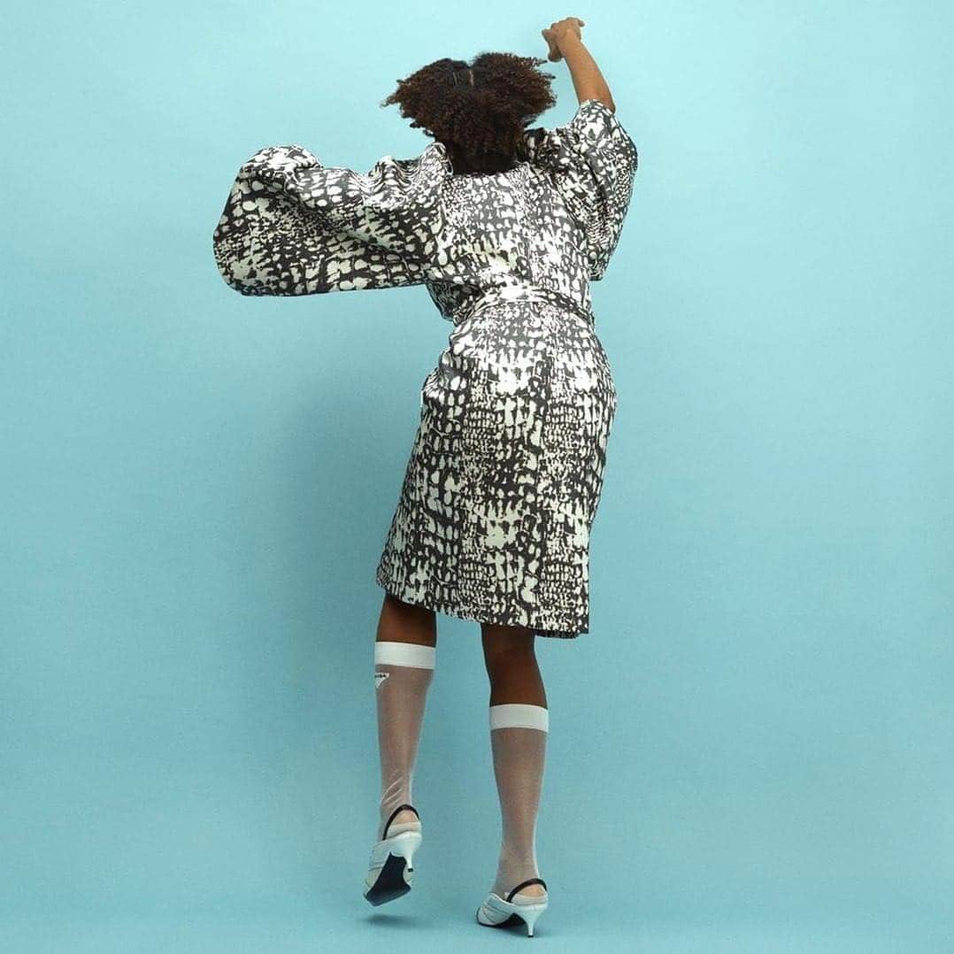 ルッツさんのインスタグラム写真 - (ルッツInstagram)「The Crocodile 🐊 Oversleeve Coat 🔥 @tankmagazine RepostBy @tankmagazine: "'Back to Front' fashion for the latest issue of TANK photographed by @sigurdgrunberger & styling by @simonwinkelmuller Azza wears a coat by @lutz_huelle_paris socks by @prada & shoes by @calvinklein" #paris #pfw #lookoftheday #ootd #vintage #fashionblogger」4月25日 23時38分 - lutz_huelle_paris