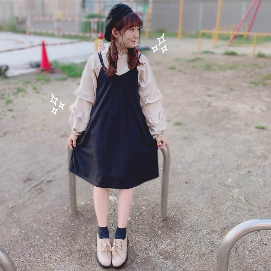 夏川愛実のインスタグラム：「ㅤㅤㅤㅤㅤㅤㅤㅤㅤㅤㅤㅤㅤ ㅤㅤㅤㅤㅤㅤㅤㅤㅤㅤㅤㅤㅤ  #私服 ㅤㅤㅤㅤㅤㅤㅤㅤㅤㅤㅤㅤㅤㅤㅤㅤㅤㅤㅤㅤㅤㅤ ベージュと黒。 シンプルイズザベスト。 ㅤㅤㅤㅤㅤㅤㅤㅤㅤㅤㅤㅤㅤㅤㅤㅤㅤㅤㅤㅤㅤㅤㅤㅤㅤㅤㅤㅤㅤㅤㅤㅤ  トップス @pralines_nagoya  靴 @majesticlegon_official  ベレー帽 @niceclaup_official_  ㅤㅤㅤㅤㅤㅤㅤㅤㅤㅤㅤㅤㅤㅤㅤㅤㅤㅤㅤㅤㅤㅤㅤㅤㅤㅤㅤㅤㅤㅤㅤㅤㅤㅤㅤㅤㅤㅤㅤㅤㅤㅤㅤ #niceclaup#majesticlegon#黒#ベージュ #春コーデ#ベレー帽#ツインテール ㅤㅤㅤㅤㅤㅤㅤㅤㅤㅤㅤㅤㅤㅤㅤㅤㅤㅤㅤㅤㅤㅤㅤㅤㅤ なんか４枚目ミニマムすぎん？？🤱ㅤㅤㅤㅤㅤㅤㅤㅤㅤㅤㅤㅤㅤㅤㅤㅤㅤㅤㅤㅤㅤㅤㅤㅤㅤ」