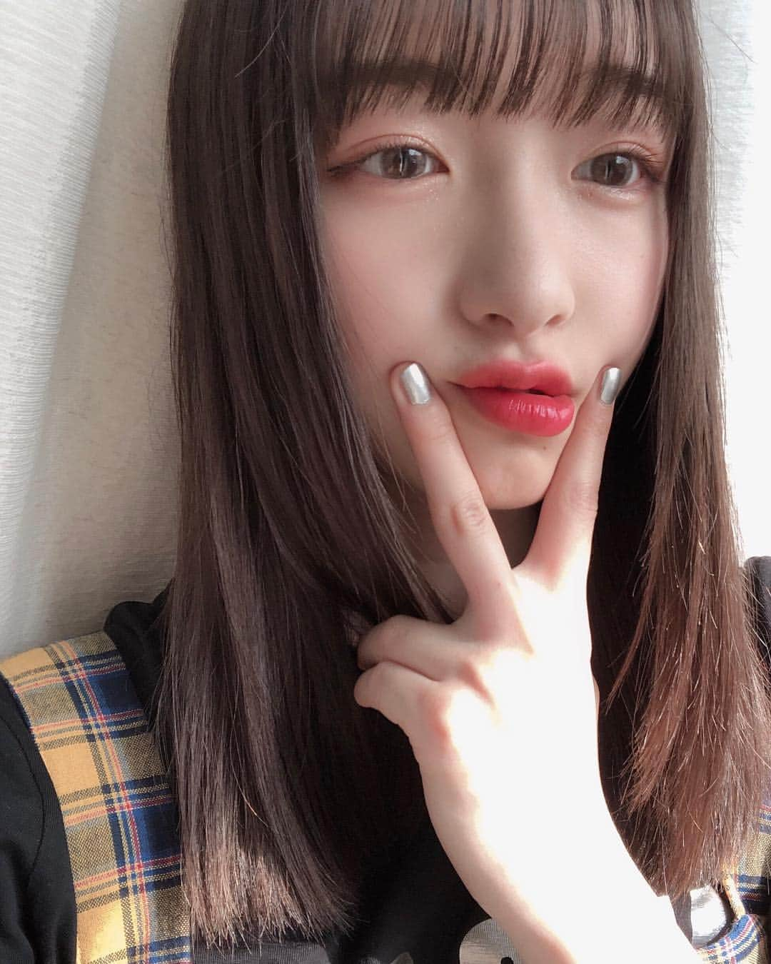 内田珠鈴さんのインスタグラム写真 - (内田珠鈴Instagram)「18歳になりました🔞 今年は大きく変わる1年に。 攻めていくので 私の人生を一緒に楽しむような気持ちで 見ていてください。 任せろーーーーーーー #mybirthday」4月26日 0時02分 - shuri_426