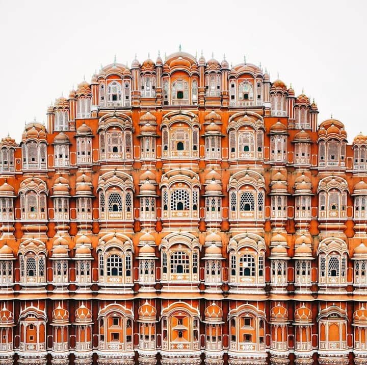 Orient Watchさんのインスタグラム写真 - (Orient WatchInstagram)「A palace in Jaipur, India. Timeless travel captured by @sophiamayrhofer 📷  #wesanderson #vscoarchitecture #vsco #symmetrical #niche #moodboard #moonrisekingdom #grandbudapesthotel #aesthetic #wow #royaltenenbaums #itenenbaum #theroyaltenenbaums #pastel #colours #wes #wesandersonstyle #anderson #film #movie #wanderlust #collectivelycreate #photographysouls #exploreearth #optoutside #exploretheglobe #photographylover #wesandersonplanet #jaipur」4月26日 0時00分 - orientwatch