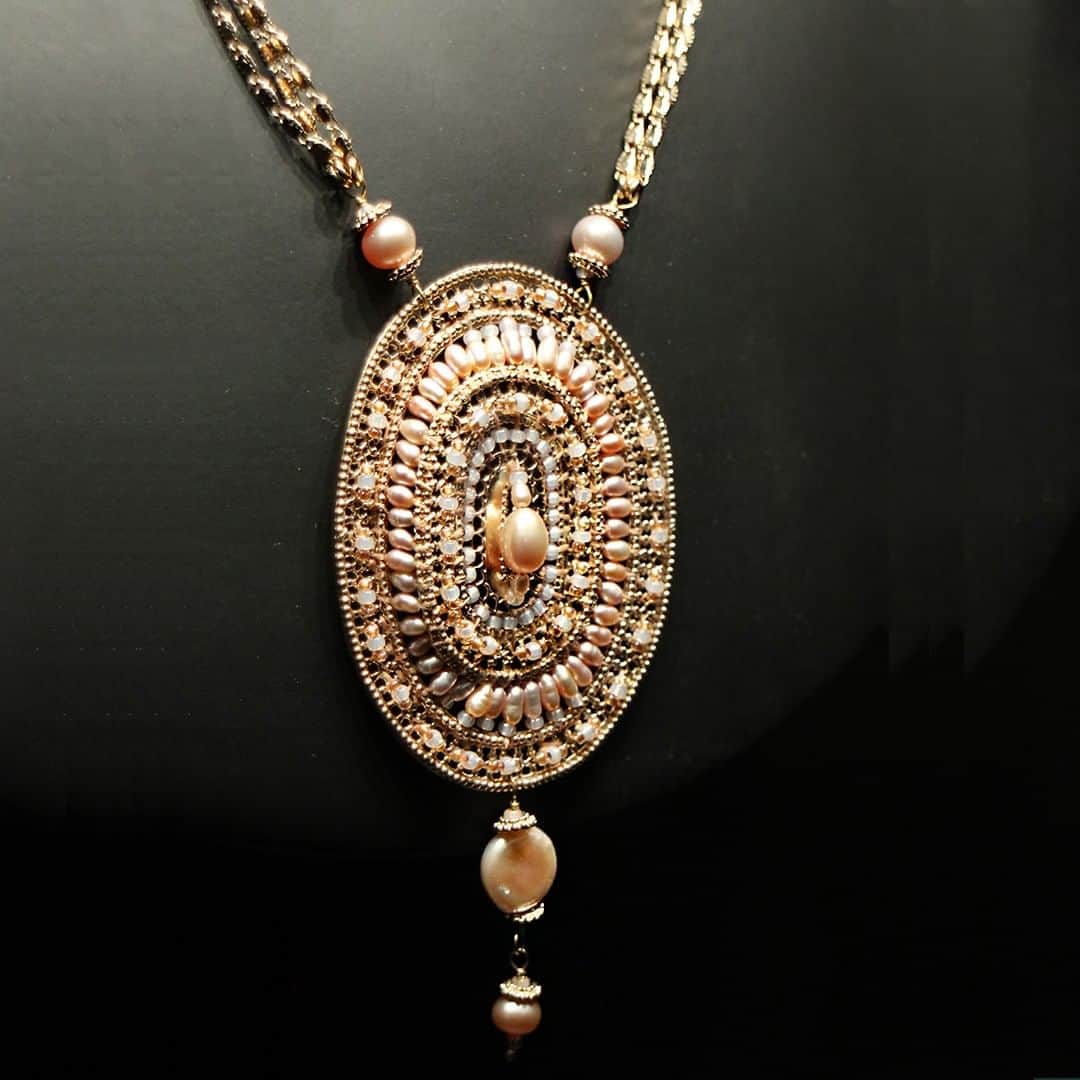 サテリットさんのインスタグラム写真 - (サテリットInstagram)「Zoom sur le collier Persane décoré de perles de rivière et perles du Japon...⠀⠀⠀⠀⠀⠀⠀⠀⠀ ⠀⠀⠀⠀⠀⠀⠀⠀⠀ #satelliteparis#bijoux#gioielli#jewelry#love#photooftheday#beautiful#fashion#collier#necklace#cadeaufemme#bijouxfantaisie#style#bijou#ideecadeau#sirine#nouvellecollection#luckyyou」4月26日 0時01分 - satelliteparis