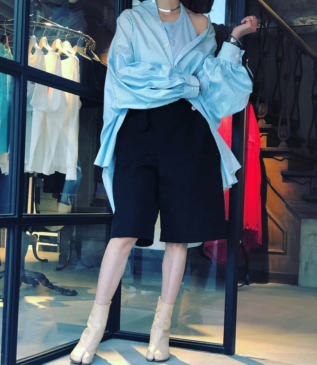 鑑田幸代のインスタグラム：「久々になま足出したった🤭 #fumikauchida  #fumika_uchida  #undercover  #maisonmargiela  #8uede」