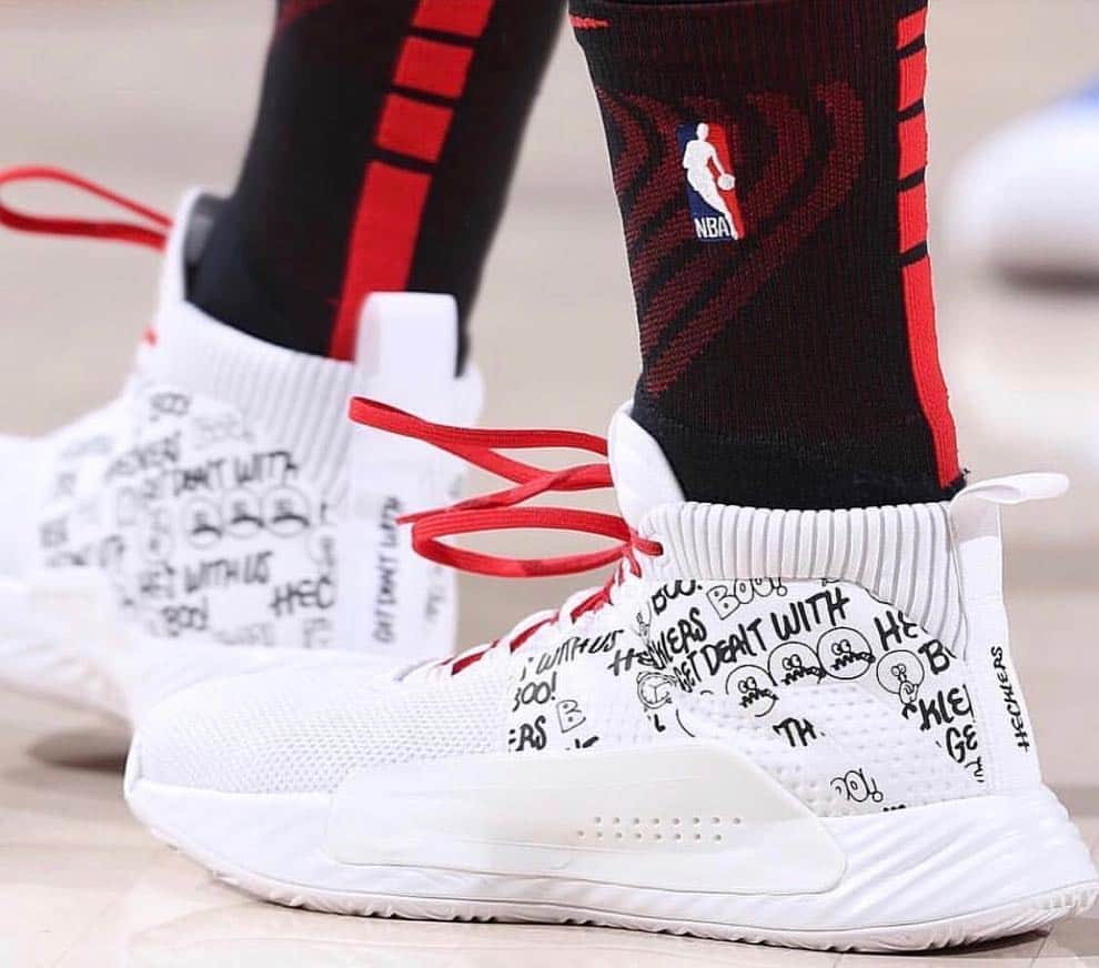 デイミアン・リラードのインスタグラム：「My round 1 #KicksOnCourt: #Dame5 Hecklers Get Dealt With 🤐 PE (Game 1), #Dame5 Ira Jenkins/Brookfield Park Gym PE (Game 2 and Game 5), #Dame5 Jam Fest PE (Game 3) and #Dame5 Red/Black PE (Game 4). Which round 1 colorway were y’all feelin the most? What colorways do y’all want me to wear in round 2? Hit the link in my bio to find all the #Dame5 colorways that are out right now.  #NBAKicks #NBAPlayoffs #RipCity @adidasHoops」