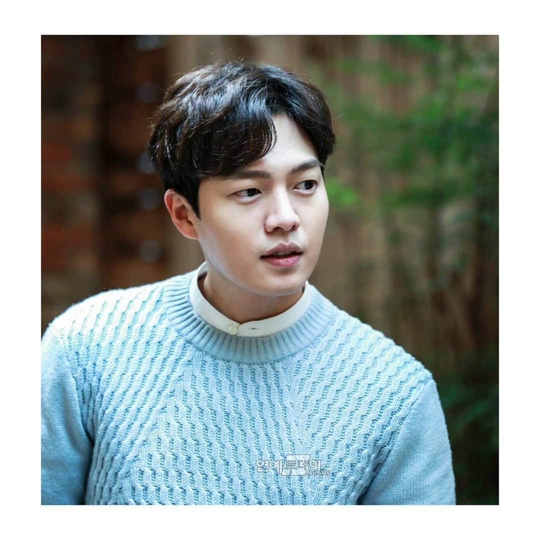 ソン・スンウォンのインスタグラム：「_ Dear Seungwon❤️ How are you right now? I wish you're okay😊 . I just watching u in Waikiki 😂 Miss your acting 😘😘 . #SonSeungWon #손승원 #sswmy #mysweetssw #ssw1403 #artist #actor #korea #kpop #koreanactor #actor #hedwig #musical #theatre #malaysia #KoreanDrama #AllKoreanDrama #DramaFever #blossomentertainment #eulachachawaikiki #gogowaikiki #ageofyouth」