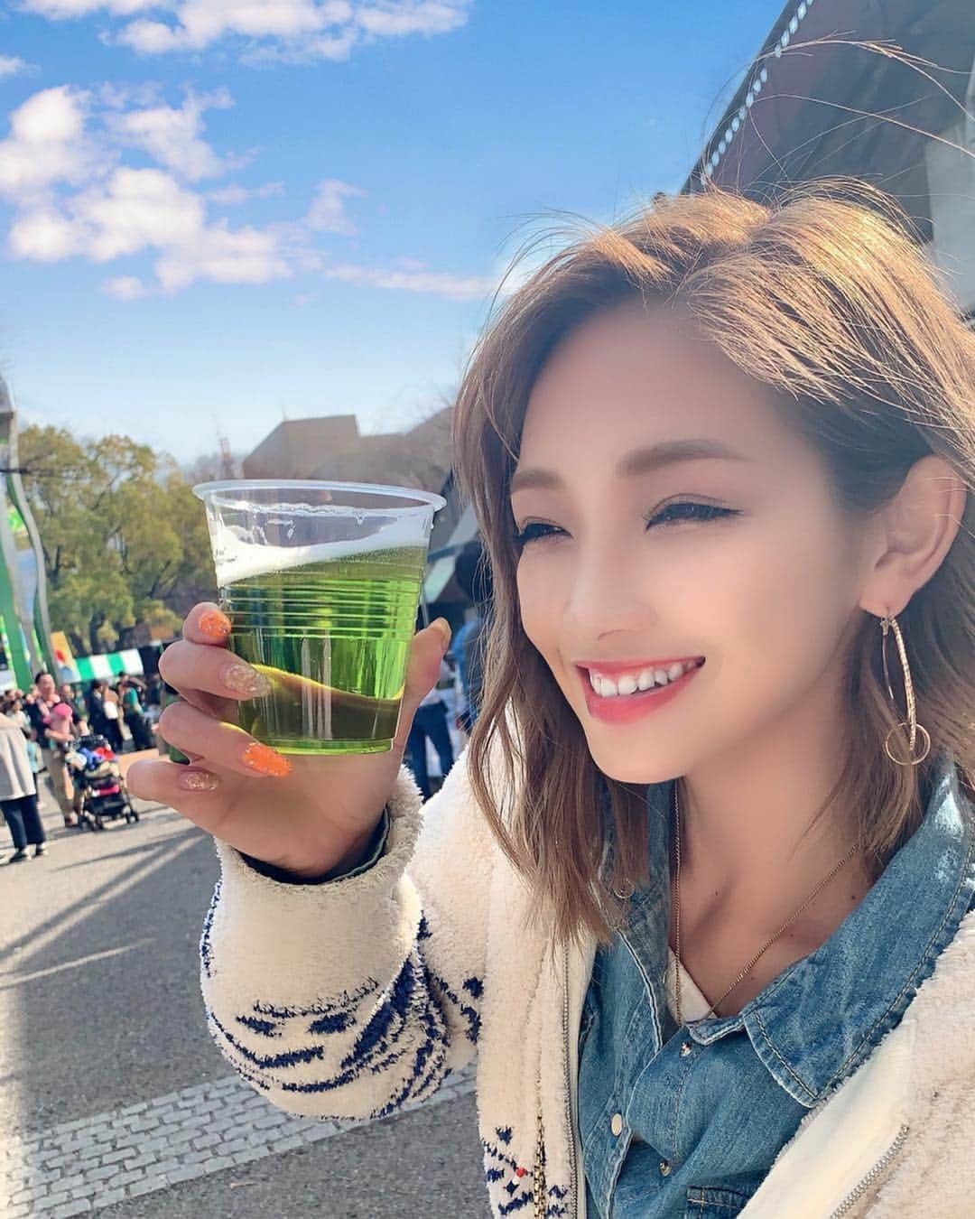 美女美容事情さんのインスタグラム写真 - (美女美容事情Instagram)「《謎のbeer🍺⁈》⠀ *⠀ リポストを使って、素敵な写真📷✨を投稿されてる方を紹介させて頂く⠀⠀⠀⠀ 【💄美女美容事情💅】のコーナーです✨⠀ *⠀⠀⠀⠀⠀⠀⠀ いいねやコメント、フォローして応援してね❤︎🥰🎶⁣⠀ *⠀⠀⠀⠀⠀⠀⠀ 今回ご紹介させて頂きますのは❤︎⠀ みちょりさん< @miicyan430 >の素敵なお写真📸⠀ *⠀ 幸せそうな笑顔が最高のみちょりさん😘でも食レポはちょっと苦手？謎のグリーンビールは味も謎だったそうです😂❤️⠀ *⠀⠀ みちょりさんのアカウントには他にも素晴らしい投稿が沢山ありますので是非覗いてみて💁‍♀️💙⠀ *⠀⠀ みちょりさん< @ miicyan430 >⠀ 素敵な投稿ありがとうございました☺️📸✨⠀⠀⠀⠀⠀⠀⠀⠀ △▼△▼△▼△▼△▼△▼△▼△▼△▼⠀⠀⠀⠀⠀⠀⠀⠀⠀⠀⠀⠀⠀⠀⠀⠀⠀⠀⠀⠀⠀⠀⠀⠀⠀⠀⠀⠀⠀⠀⠀⠀⠀ ❤🧡💛「美女美容事情」💚💙💜⠀⠀⠀⠀⠀⠀⠀⠀⠀⠀⠀⠀⠀⠀⠀ 👇掲載ご希望の方は👇⠀⠀⠀⠀⠀⠀⠀⠀⠀⠀⠀⠀⠀⠀⠀⠀ @b_b_j.jタグ付けと🖤 # ビジョビ⠀🖤⠀⠀⠀⠀⠀⠀⠀⠀⠀⠀⠀⠀⠀⠀⠀ をタグ付けお願いします✨⠀⠀⠀⠀⠀⠀⠀⠀⠀⠀⠀⠀⠀⠀⠀⠀ ――――――――――――――――⠀⠀⠀⠀⠀⠀⠀⠀⠀⠀⠀⠀⠀⠀⠀⠀⠀⠀⠀⠀⠀⠀⠀ ～姉妹アカウントのご紹介～⠀⠀⠀⠀⠀⠀⠀⠀⠀⠀⠀⠀⠀⠀⠀⠀⠀⠀⠀⠀⠀⠀⠀⠀⠀⠀⠀ ◇美容情報を紹介している«美女美容事情～Beauty～»⠀⠀⠀⠀⠀⠀⠀⠀⠀⠀⠀⠀⠀⠀⠀⠀⠀⠀⠀⠀⠀⠀⠀⠀⠀⠀ ( @b_b_j.j_b )⠀⠀⠀⠀⠀⠀⠀⠀⠀⠀⠀⠀⠀⠀⠀⠀⠀⠀⠀⠀⠀⠀⠀⠀⠀⠀⠀ ◇美しい旅スポット紹介をしている«美 spot»⠀⠀⠀⠀⠀⠀⠀⠀⠀⠀⠀⠀⠀⠀⠀⠀⠀⠀⠀⠀⠀⠀⠀⠀⠀ ( @b__spo )⠀⠀ ⠀ ◇ビジョビがお届けするセレクトショップ«bi select»⠀ ( @bi_select )⠀ ⠀⠀⠀⠀⠀⠀⠀⠀⠀⠀⠀⠀⠀⠀⠀⠀⠀⠀⠀⠀⠀ よかったらこちらも覗いてみてね✨⠀ ――――――――――――――――⠀⠀⠀ @b_b_j.j⠀⠀ #コスメ  #お出かけ  #メイク #beauty⠀⠀⠀ #美肌 #春カラー ⠀⠀⠀⠀ #コスメ好きさんと繋がりたい #ナチュラルメイク ⠀⠀⠀ #生ビール  #ビール ⠀⠀⠀ #オトナ女子 #お出かけコーデ ⠀⠀⠀ #カラコンレポ #カラコン ⠀⠀⠀⠀⠀ #美肌ケア #韓国コスメ ⠀⠀⠀⠀⠀⠀⠀⠀⠀⠀ #美意識向上 #サラサラヘアー ⠀⠀ #アイシャドウ #女子力アップ ⠀⠀⠀⠀⠀ #アイライン #美意識⠀⠀⠀ #リップ💄 #お洒落な人と繋がりたい ⠀⠀⠀⠀⠀ #女子力 #女子力向上⠀⠀⠀ #リップ #チーク⠀⠀⠀ #naturalbeauty #makeup」4月26日 11時55分 - b_b_j.j