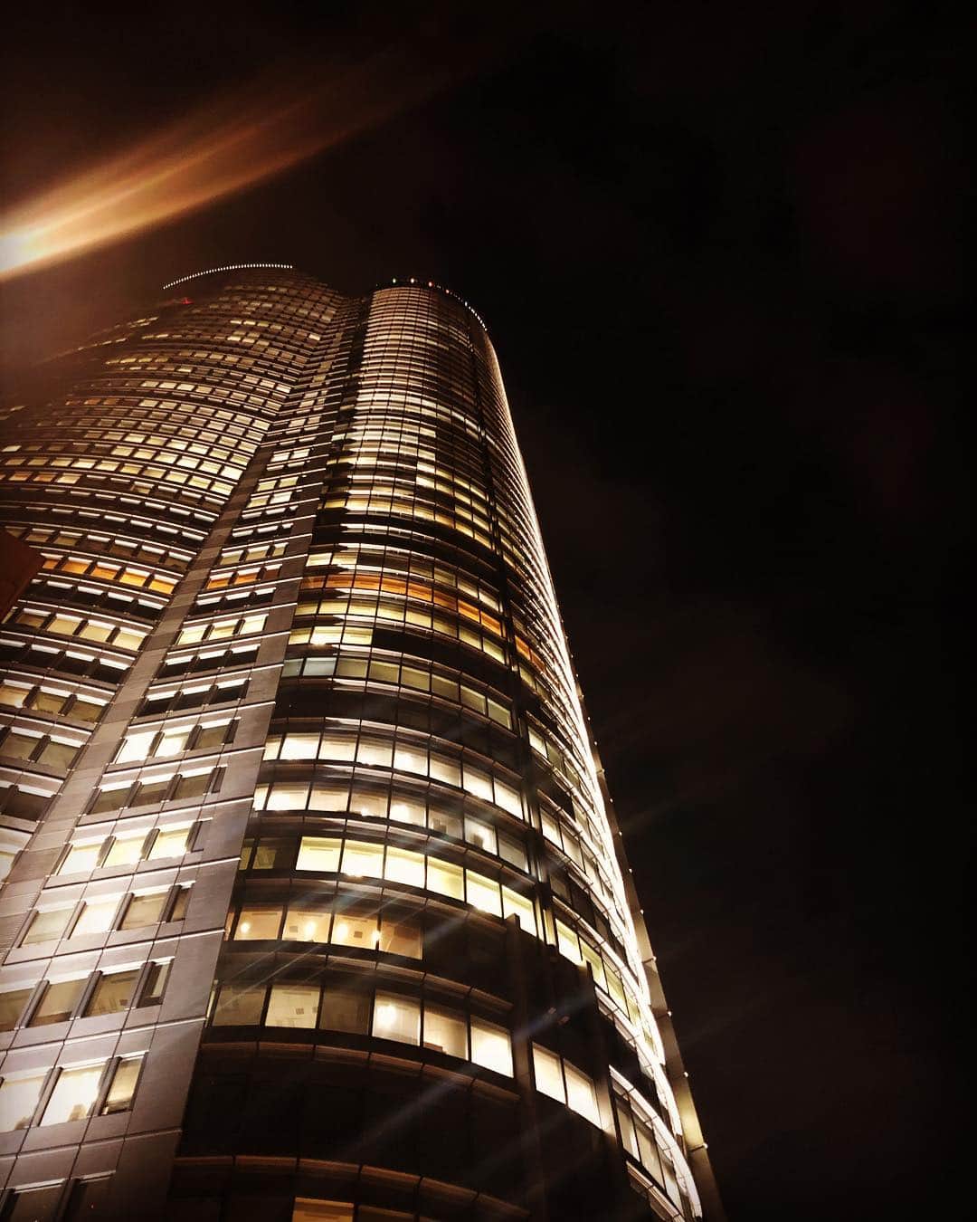 武井壮さんのインスタグラム写真 - (武井壮Instagram)「アベンジャーズ終わりで見上げた六本木ヒルズのヒルズタワーがスタークタワーに見えてなんだか嬉しかった。。」4月26日 10時26分 - sosotakei