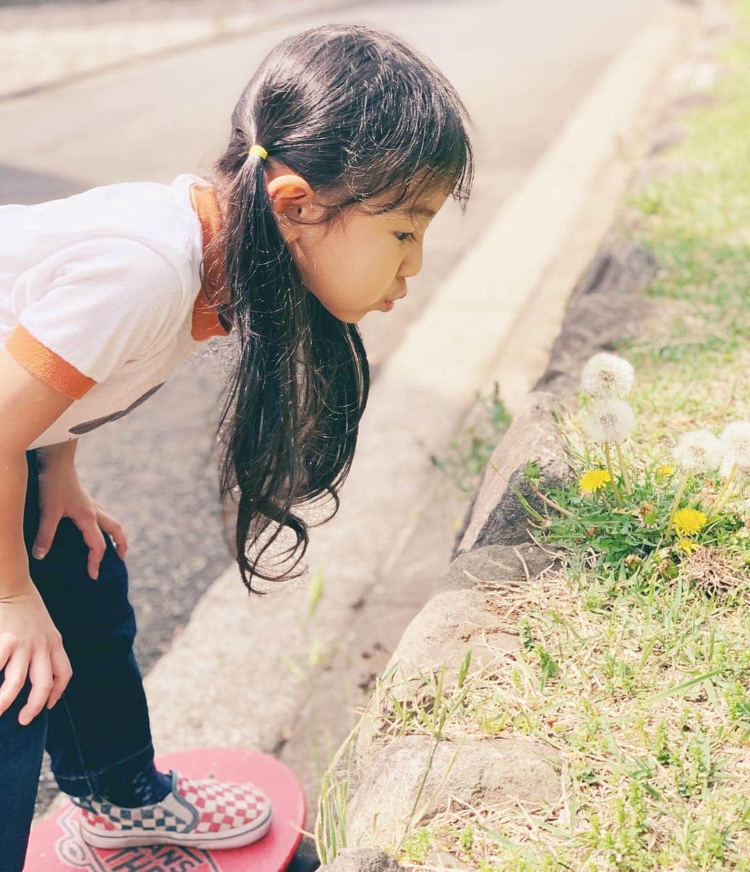 森摩耶さんのインスタグラム写真 - (森摩耶Instagram)「口では強がっていた次女も体は正直なようで、小学校入学してすぐ初めての知恵熱が出たり、謎の湿疹が出たり…先週は病院のオンパレードでした🏥 次女なりに小さな体で、ものすごく頑張っていたようです。今週は元気に登校できて良かった😌」4月26日 10時28分 - maya_mori