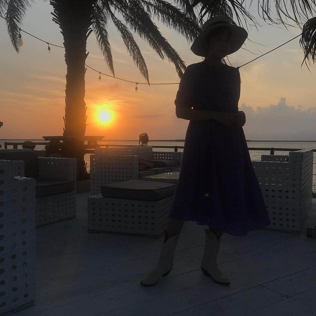 知念美加子さんのインスタグラム写真 - (知念美加子Instagram)「ただいま Okinawa 🌺 ・ ・ ゴールデンウィーク、毎年旅行も行きたいってなるけど結局。笑 ・ 帰省の沖縄では、旅行気分は味わえないけど、逆にこの安らぎ、安心感は旅行では味わえないのだ。 ・ ・ ・ ・ #okinawa #home #ただいま」4月26日 10時28分 - chinenmikako