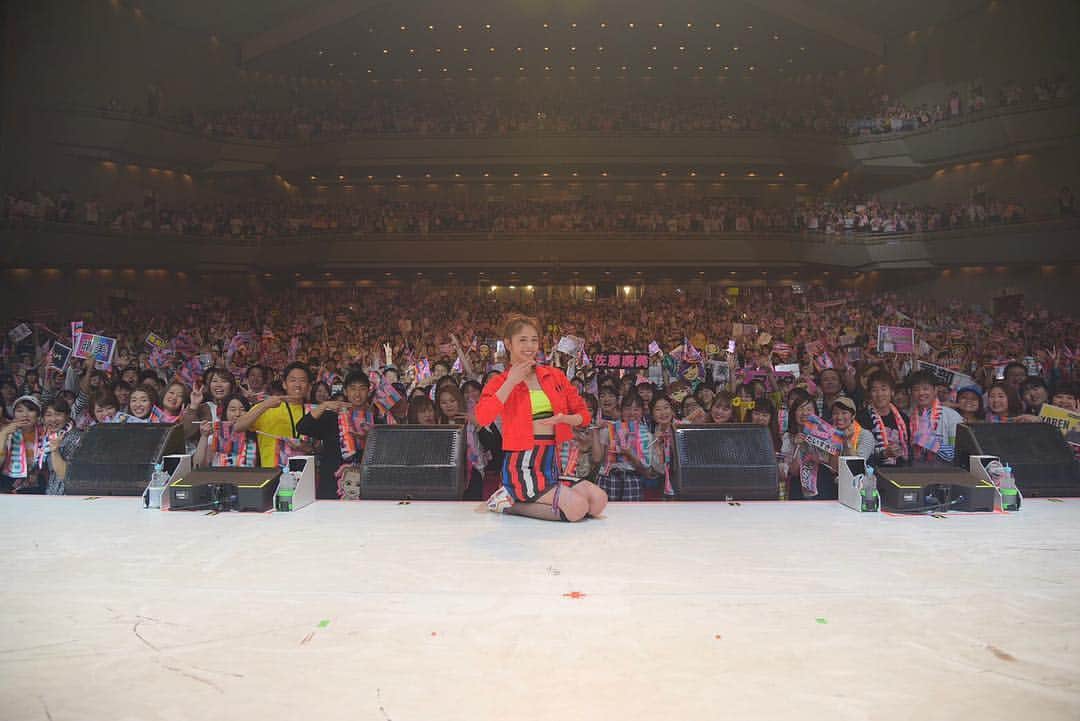 E.G.familyホールツアー「E.G.POWER」のインスタグラム：「. . E.G.POWER 2019 で開催‼️﻿﻿ 「全力！ご当地部！」🗾💫﻿﻿ ﻿. 「全力！福岡！」2日目の勝者は... 晴美でした😆💕 . 全力！「ラーメン」ポーズで お客さんと記念撮影🍜✨ . E.G.POWER 2019では ご当地の「あるある」なお題を全力で表現する﻿﻿ 「全力！ご当地部！」を開催‼️﻿﻿ 勝者を決めるのは会場に来てくれた皆さんです🤗 ﻿. 勝者は会場の皆さんと記念撮影📸💫 ﻿. 名古屋公演の勝者は誰になるかな？💓 お楽しみにーっ☺️ ﻿. #全力ご当地部#福岡#勝者#晴美#ラーメン#EGPOWER #EGfamily #Egirls #Dream_Ami #Dream_Shizuka #Happiness #Flower #スダンナユズユリー #LDH」