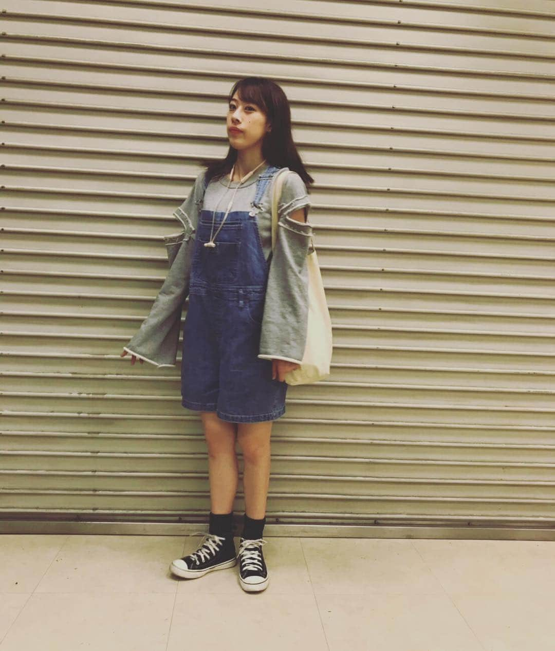 宮島小百合さんのインスタグラム写真 - (宮島小百合Instagram)「#おしゃれ #っぽい  暑かったから #サロペット #サロペットコーデ  #instagood  #instafashion」4月26日 11時11分 - sayuri_kakaka