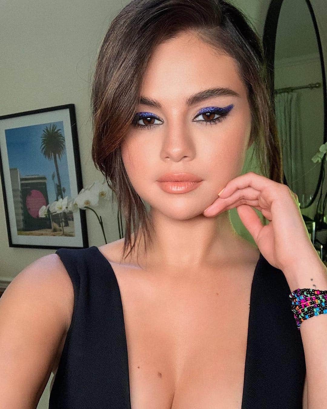 Always With Selenaのインスタグラム：「She’s a 🥀🥀🥀」