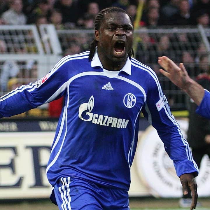 ゲーラルド・アサモアのインスタグラム：「🔵⚪️ 💪🏿 @s04  #Derby #S04 #Schalke #tbt」