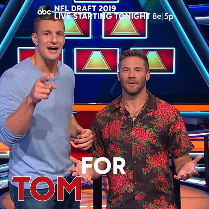 アメリカン・ブロードキャスティング・カンパニーのインスタグラム：「Who's the next @gronk and @Edelman11?? The next NFL stars learn their fate tonight at the 2019 #NFLDraft2019, LIVE on ABC!  Coverage also available on ESPN and NFL Network」