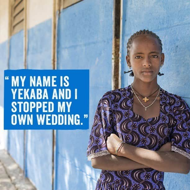 アンナ・シルクさんのインスタグラム写真 - (アンナ・シルクInstagram)「#Repost @plancanada  Meet Yekaba, a fearless girl who stopped her own wedding! At 12, Her father had arranged for her to get married, but Yekaba knew she had the right to say NO and pursue her education. After learning the negative effects of child marriage, Yekaba’s father is now encouraging other men in the community to end child marriage! . . #DefyNormal #childmarriage #girlsrights #childrensrights #genderequality #girls #marriage #wedding #weddingday #education #school #knowledgeispower #endchildmarriage」4月26日 3時16分 - anna.silk