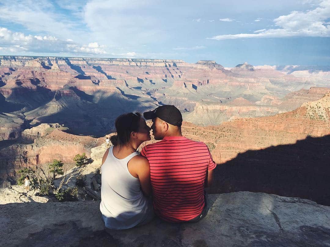 サマンサ・ドロークのインスタグラム：「Exactly 4 years ago today you asked me to dance and I just knew you were the one. Ever since that day I have fallen more and more in love with you every single day.  You got me out of my comfort zone and taught me to be goofy. You made me confident in my smile and not to hide my teeth 😄  You have taken me places around the world that I’d never seen before. We fell in love with Oregon on our first trip where we later got engaged. You showed me the adventurous side I never knew I had.  We fell in love with country concerts and became really good at it together! :) We’ve started traditions together and love a good beach hang/conversation.  You have supported me in the good and the bad. And have always been there for me at my lowest and even when I was far away you’ve always been by my side.  The list goes on, but I will have to save that for 2 days from now when I said “I do”. I’m so thankful the Lord brought me you on this day 4 years ago. I have cherished every moment and I love you with all of my heart Eric. I am so excited for what is to come next in our journey together. Forever. My love ❤️」
