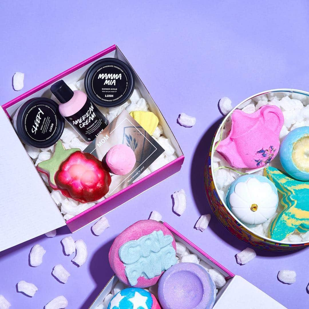 LUSH Cosmeticsさんのインスタグラム写真 - (LUSH CosmeticsInstagram)「Gratitude on a budget? We've got that. Mom deserves the best, and with three Lush Mother's Day gifts under $40, you can spoil her and still afford tuition, bills or whatever else life throws at you. 💕💜 #LushMothersDay」4月26日 4時00分 - lushcosmetics