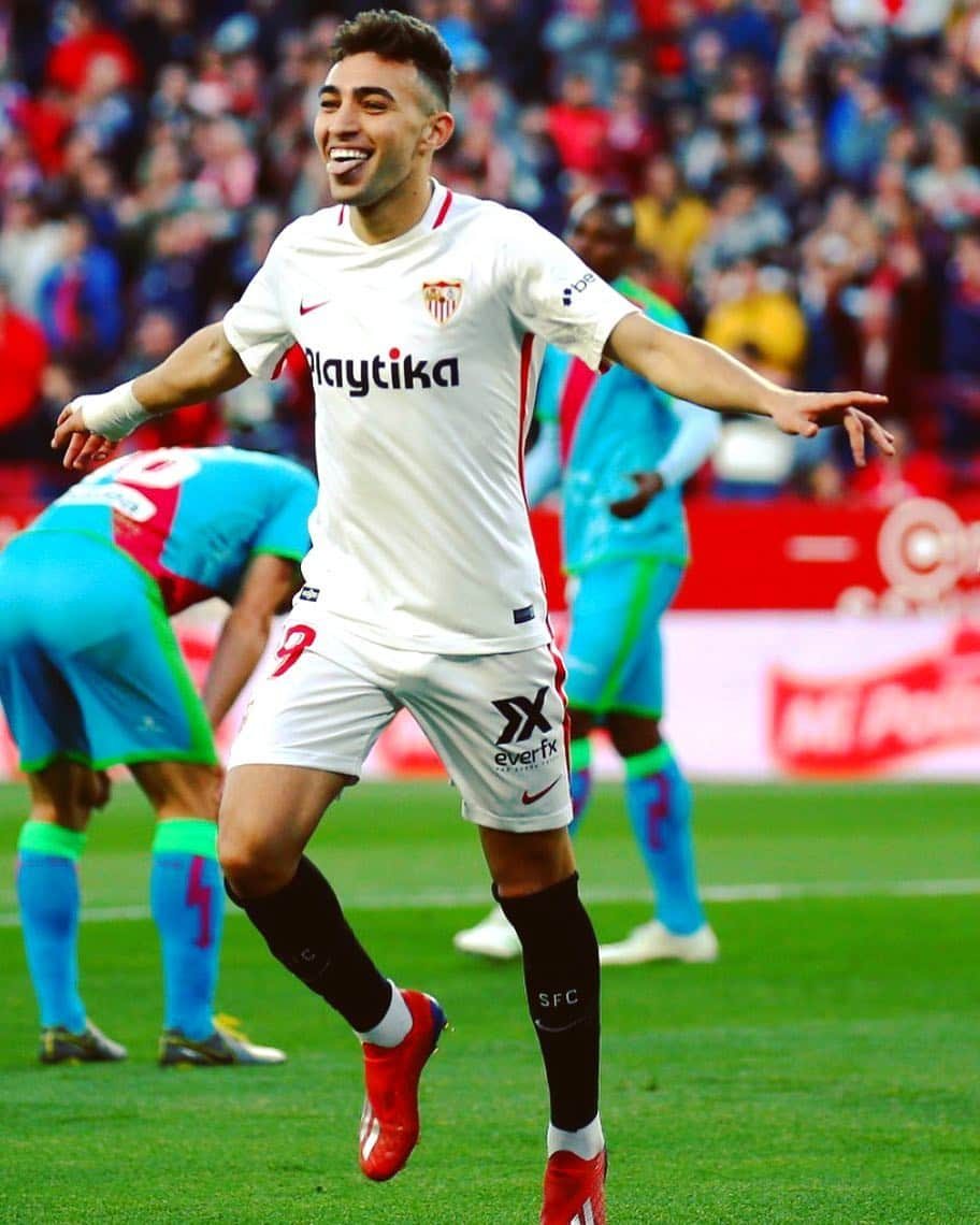 LFPさんのインスタグラム写真 - (LFPInstagram)「⚽️⚽️➕🅰️ Fly like @munirhaddadi! ✨ • #LaLiga #LaLigaSantander #SevillaFC #Munir #Goals」4月26日 4時15分 - laliga