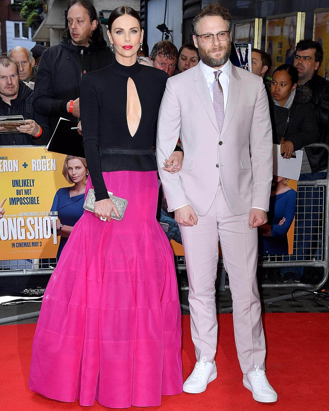 Just Jaredさんのインスタグラム写真 - (Just JaredInstagram)「@charlizeafrica in @givenchyofficial and @sethrogen in @paulsmithdesign at the London premiere of @longshotmovie! See more on JustJared.com #CharlizeTheron #SethRogen #LongShotMovie Photos: @gettyimages & WENN」4月26日 4時19分 - justjared