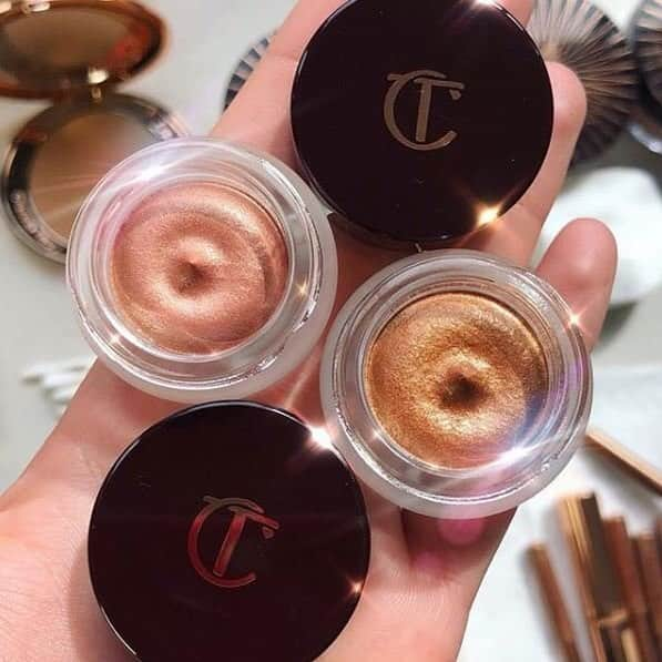 Nordstromさんのインスタグラム写真 - (NordstromInstagram)「Attention, #nordyclub members! Today only, you can shop these @ctilburymakeup exclusives early: 'Eyes to Mesmerise' Cream Shadow in Rose Gold & Star Gold and 'Pillow Talk Superstar Lips' Glossy Lipstick *online only* #linkinbio to shop」4月26日 4時22分 - nordstrom