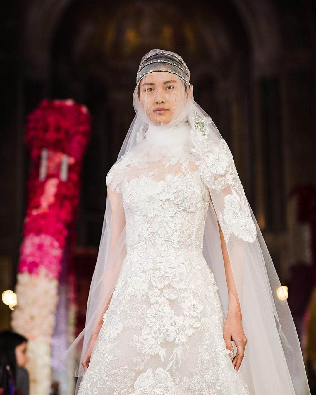 NYFW（ニューヨークファッションウィーク）さんのインスタグラム写真 - (NYFW（ニューヨークファッションウィーク）Instagram)「Bouquet ready in @reemacra's delicately embellished gown for #NYFW Bridal. 📸 @_janekim」4月26日 4時27分 - nyfw