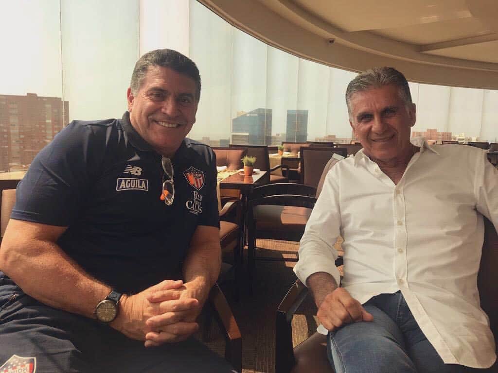 サッカー コロンビア代表チームのインスタグラム：「Continuando su recorrido por el país, @carlosqueiroz_  se reunió con el técnico del @juniorclubsa, Luis Fernando Suárez, en Barranquilla.」