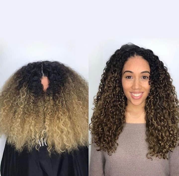 CosmoProf Beautyさんのインスタグラム写真 - (CosmoProf BeautyInstagram)「This curl transformation deserves a standing ovation👏➰ ✨ After a Devacut and color, @rachael_devacurl cleansed and conditioned with @devacurl No-Poo Original and One Condition Original. She finished it off by styling with DevaCurl Ultra Defining Gel to create perfectly defined curls!💚 ✨ Get your client's curls ready for Spring with the DevaCurl Super Curly Spring Kit, available at #cosmoprofbeauty where you are #licensedtocreate . . . #repost #devacurl #hairtransformation #hairmakeover #beforeandafterhair #curlyhairstyle #naturalcurls #naturalhairstyle #texturedhair」4月26日 5時00分 - cosmoprofbeauty