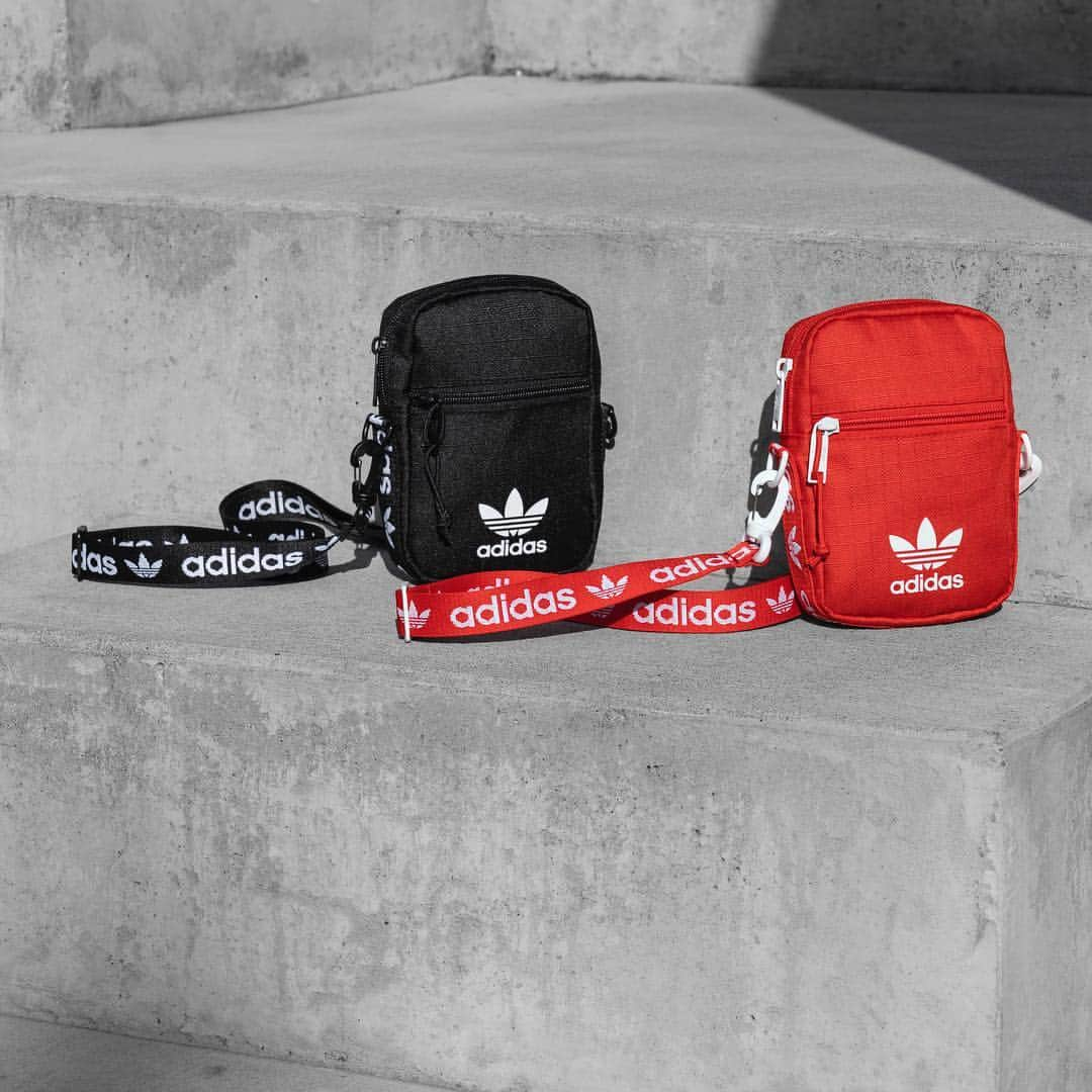 Foot Lockerさんのインスタグラム写真 - (Foot LockerInstagram)「Festival vibes. #adidasOriginals Festival Bags Available Now, In-Store and Online」4月26日 5時05分 - footlocker