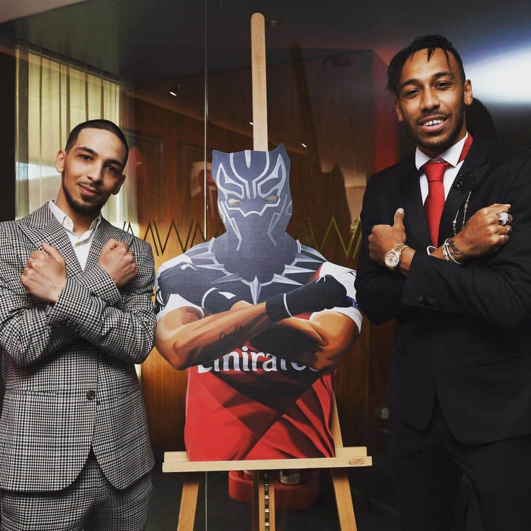 アーセナルFCさんのインスタグラム写真 - (アーセナルFCInstagram)「Iconic pose, iconic celebration, iconic painting! 🎨⁣ ⁣ What a piece of art that is, @stazzyart! 🔥⁣ ⁣ #NightToInspire #TheArsenalFoundation #Arsenal #Aubameyang #WakandaForever」4月26日 5時13分 - arsenal