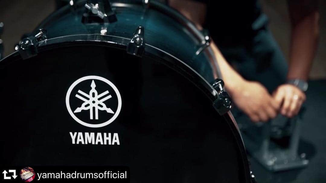 坂東慧さんのインスタグラム写真 - (坂東慧Instagram)「#repost @yamahadrumsofficial ・・・ Yamaha artist Satoshi Bandoh plays Live Custom Hybrid Oak.  _ We've enhanced the dynamic range of the new Live Custom kits by accentuating their attack and projection. The new 7 ply Oak/Phenolic sheet hybrid shell and the Bass Enhancement Weight delivers massive power and articulation especially for playing in live situations.  _ Also the new finishing technique based on traditional Japanese "UZUKURI" process emphasizes the natural beauty of the Oak grain.  _ Find out more at the link in bio.」4月26日 5時43分 - bandohsatoshi