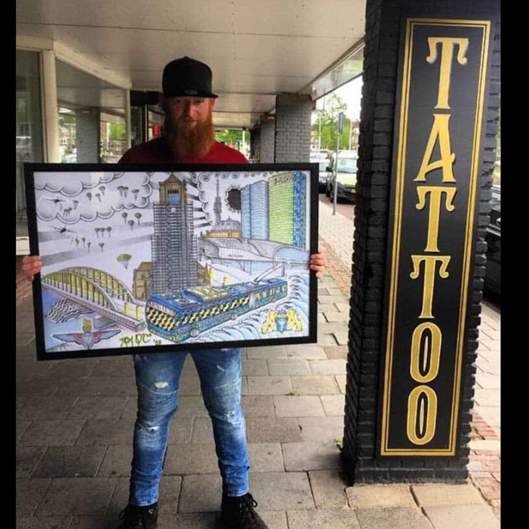 ベン・ソーンダースさんのインスタグラム写真 - (ベン・ソーンダースInstagram)「yeah yeah get ure @paddy026 prints at the shop #Craftmanstattoo #PaddyPrints Arnhem artwork #apprentice #artistdingen #keepupthegoodwork」4月26日 5時44分 - bensaundersmusic